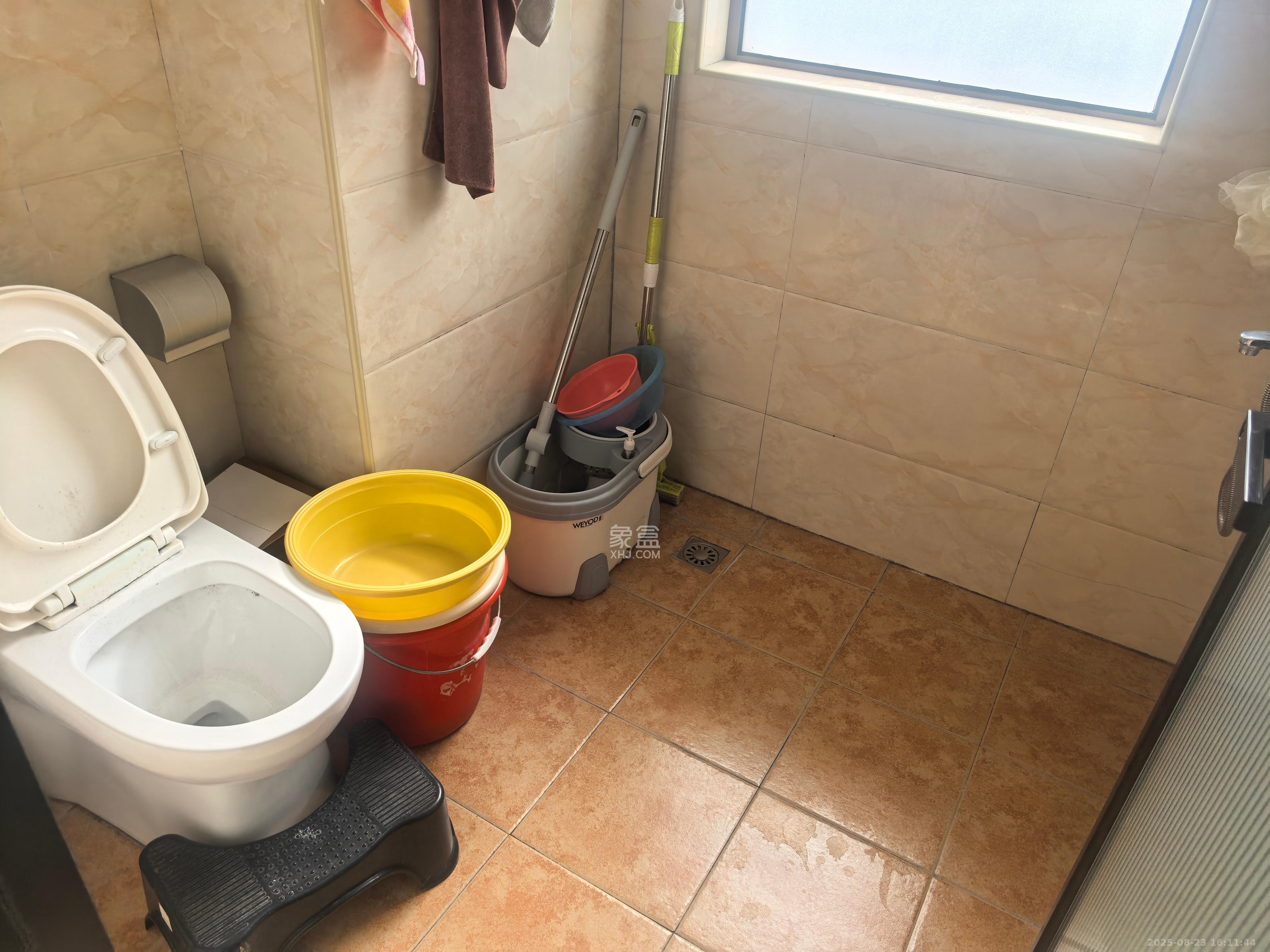 世茂铂翠湾二期  3室2厅1卫    3500.0元/月 世茂铂翠湾二期  3室2厅1卫    3500.0元/月室内图