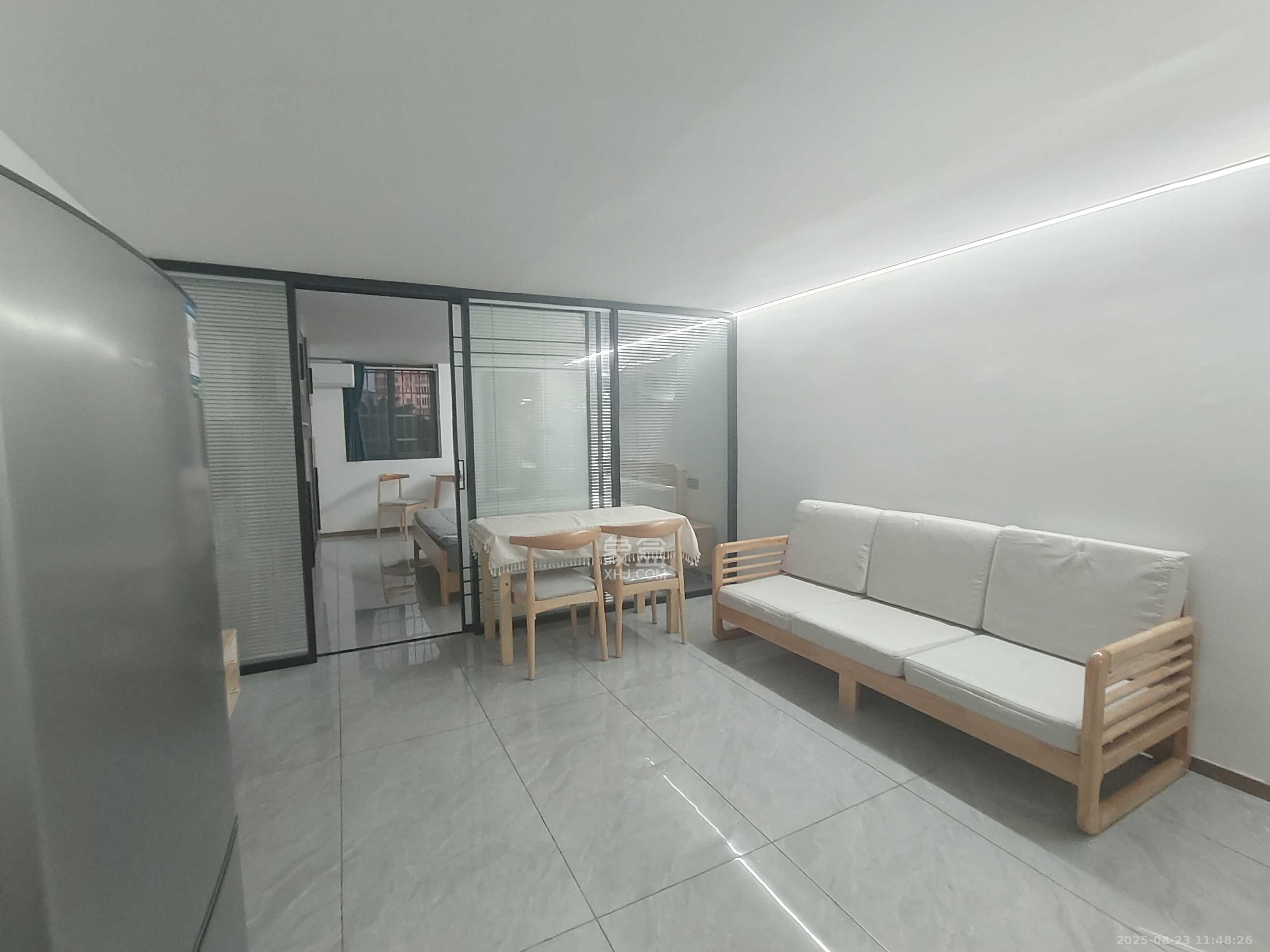 融圣国际  1室1厅1卫    2000.0元/月 融圣国际  1室1厅1卫    2000.0元/月