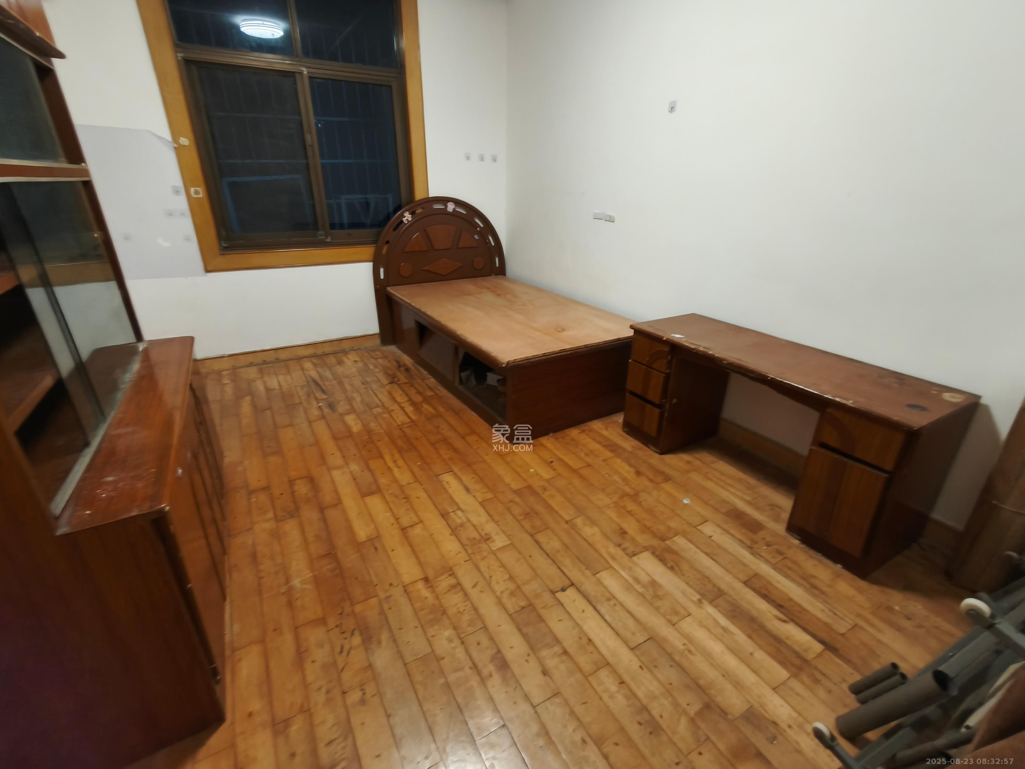 长沙师范附幼附小教师宿舍(崇圣里24号) 3室2厅1卫 2100.0元/月 长沙师范附幼附小教师宿舍(崇圣里24号) 3室2厅1卫 2100.0元/月室内图