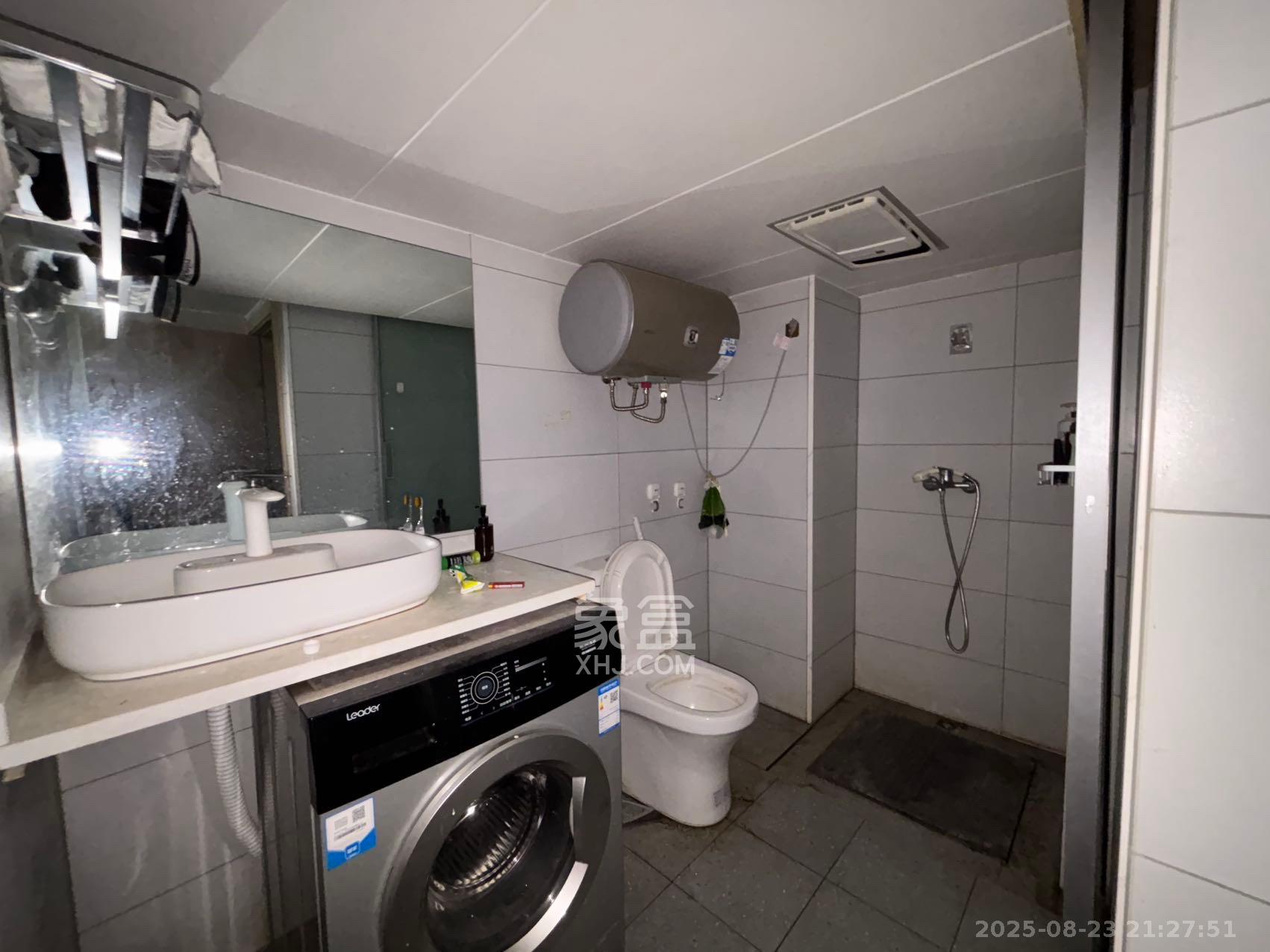 藏珑湖上公馆 1室1厅1卫 1700.0元/月 藏珑湖上公馆 1室1厅1卫 1700.0元/月室内图