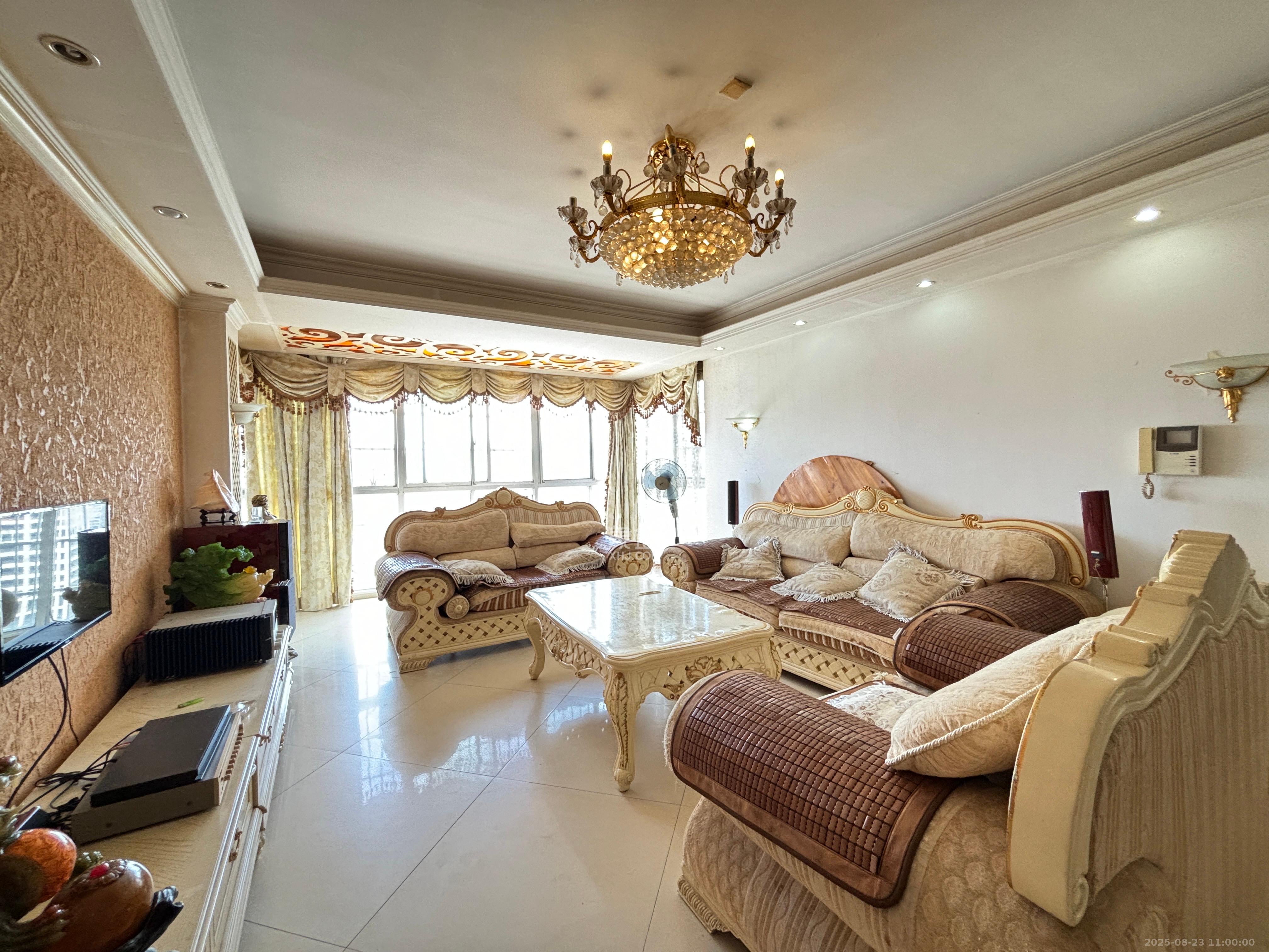 大塘湾公寓  4室2厅2卫    2500.0元/月 大塘湾公寓  4室2厅2卫    2500.0元/月室内图1