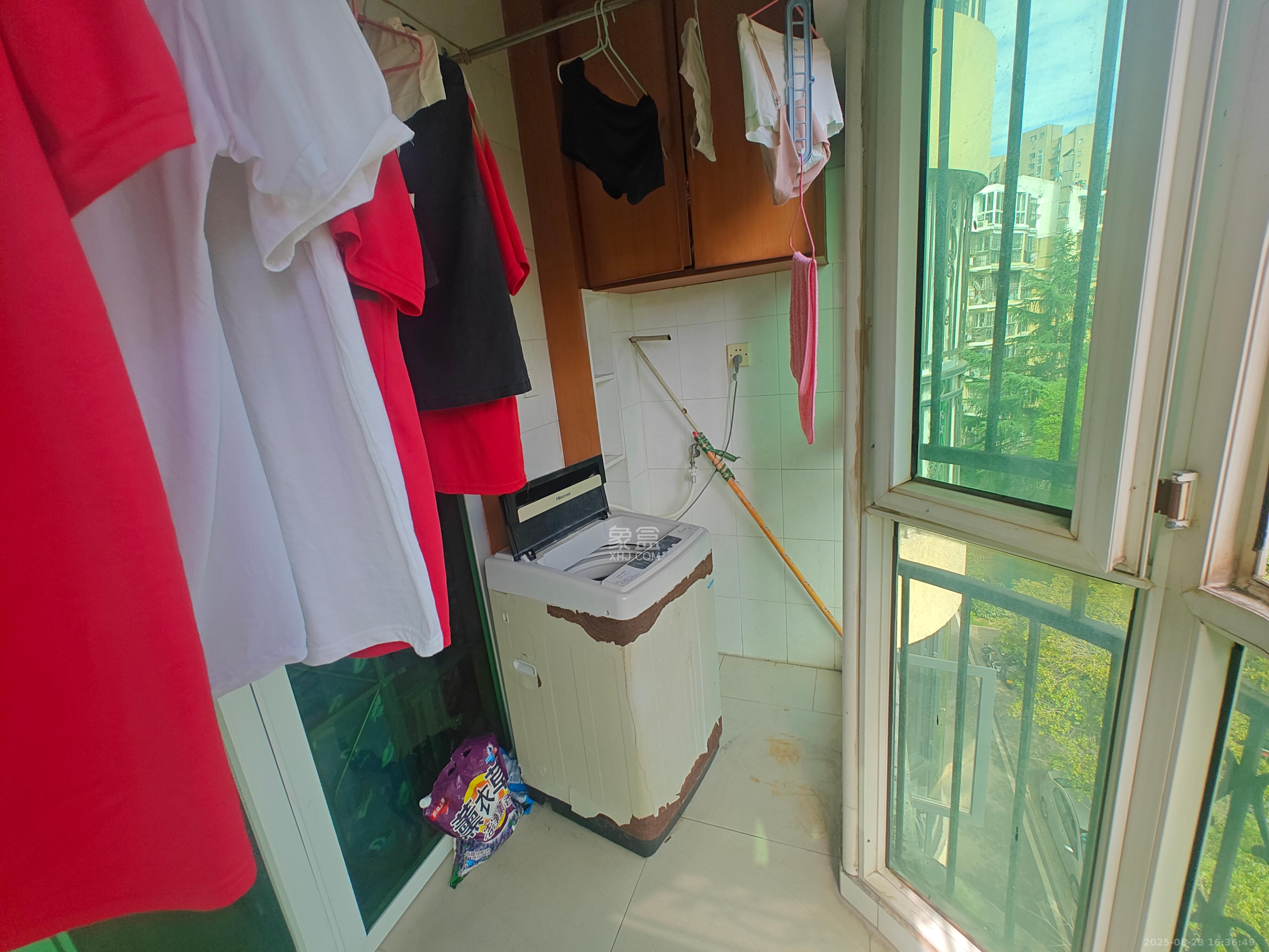 恩瑞麓山名园(龙王港小区) 3室2厅2卫 1600.0元/月 恩瑞麓山名园(龙王港小区) 3室2厅2卫 1600.0元/月室内图