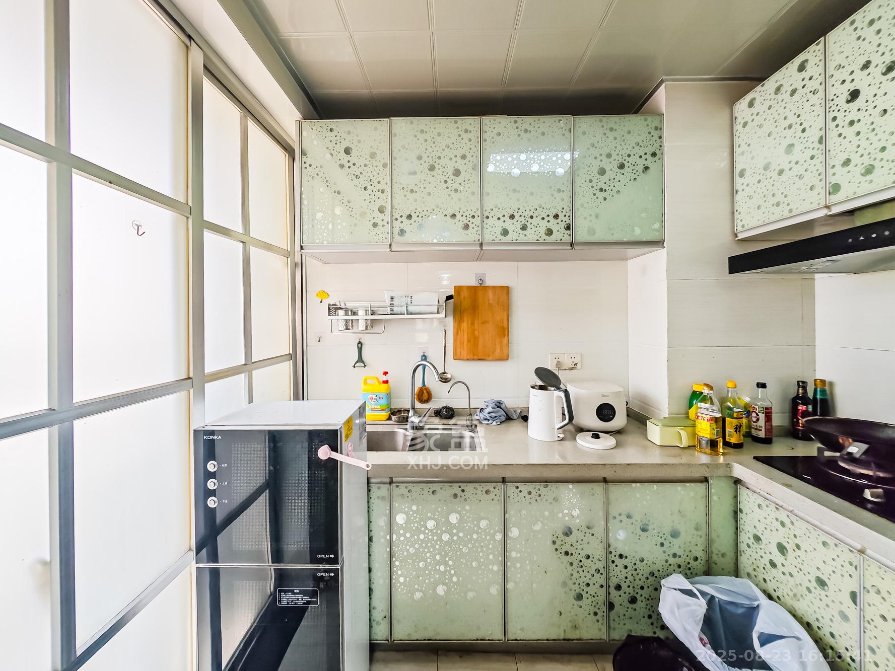 钱隆世家  3室2厅1卫    58.0万 钱隆世家  3室2厅1卫    58.0万厨房