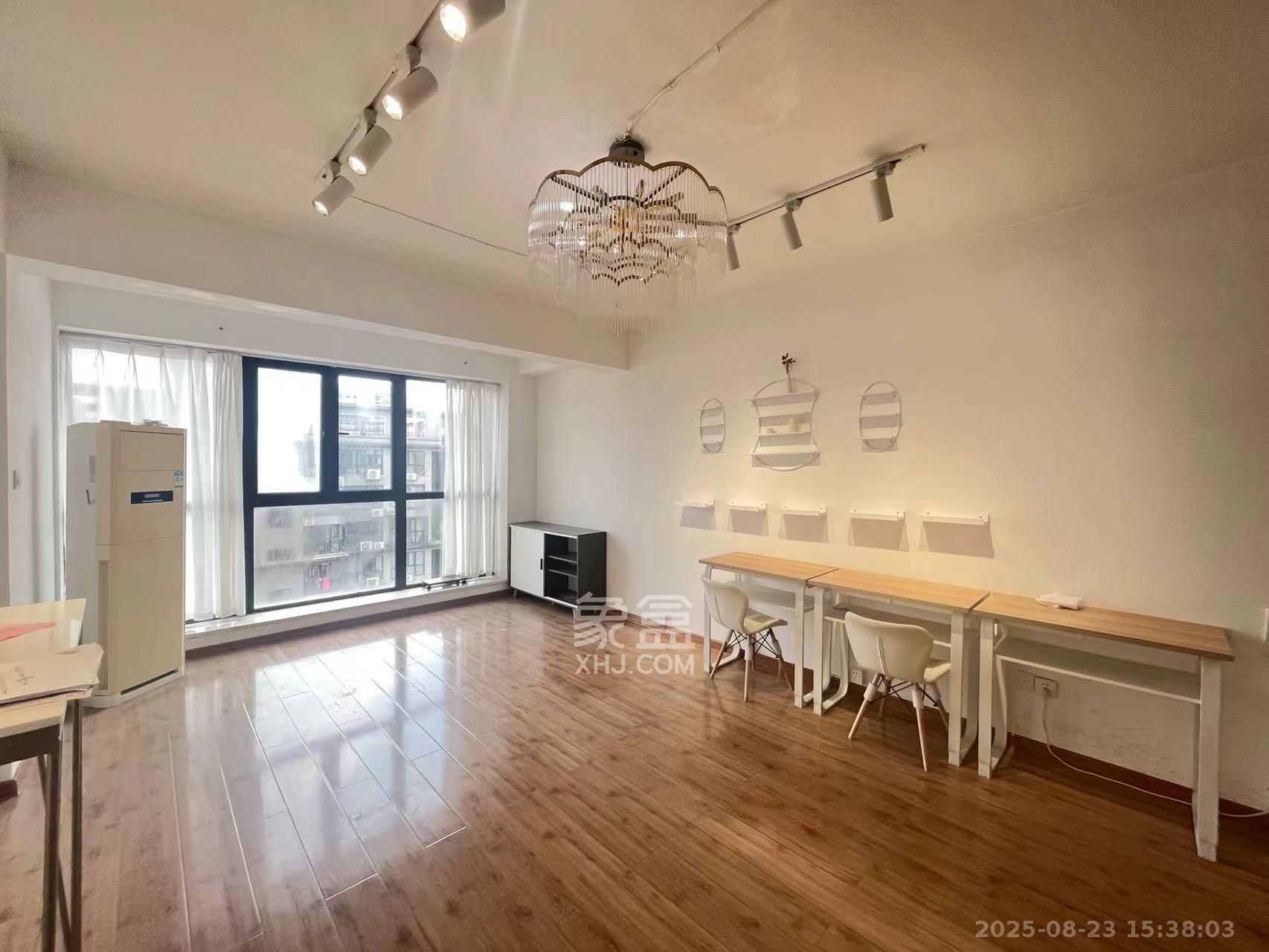 湘腾城市广场  2室2厅1卫    3000.0元/月室内图