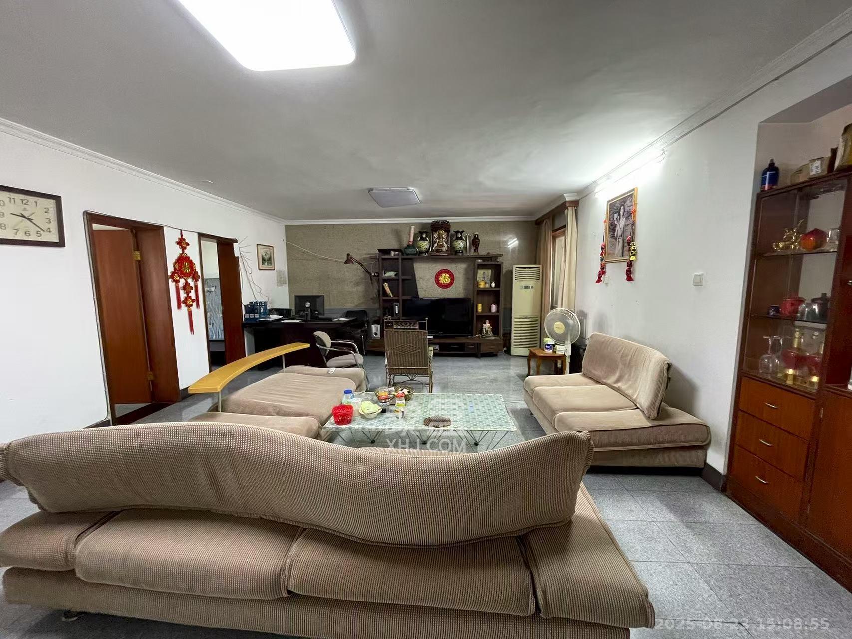 泰禹公馆  3室2厅2卫    1800.0元/月室内图