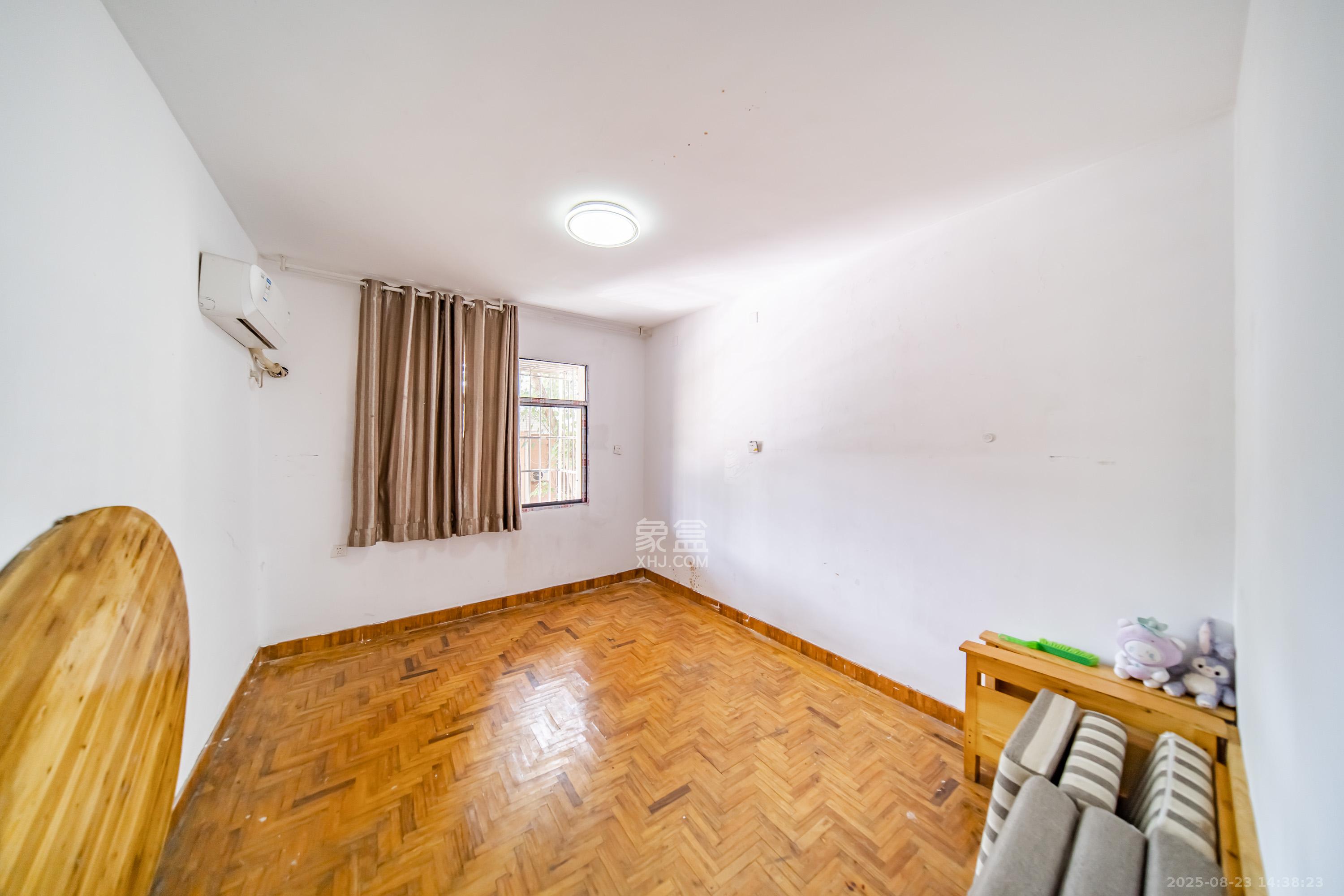 茶山村小区  2室1厅1卫    84.0万卧室