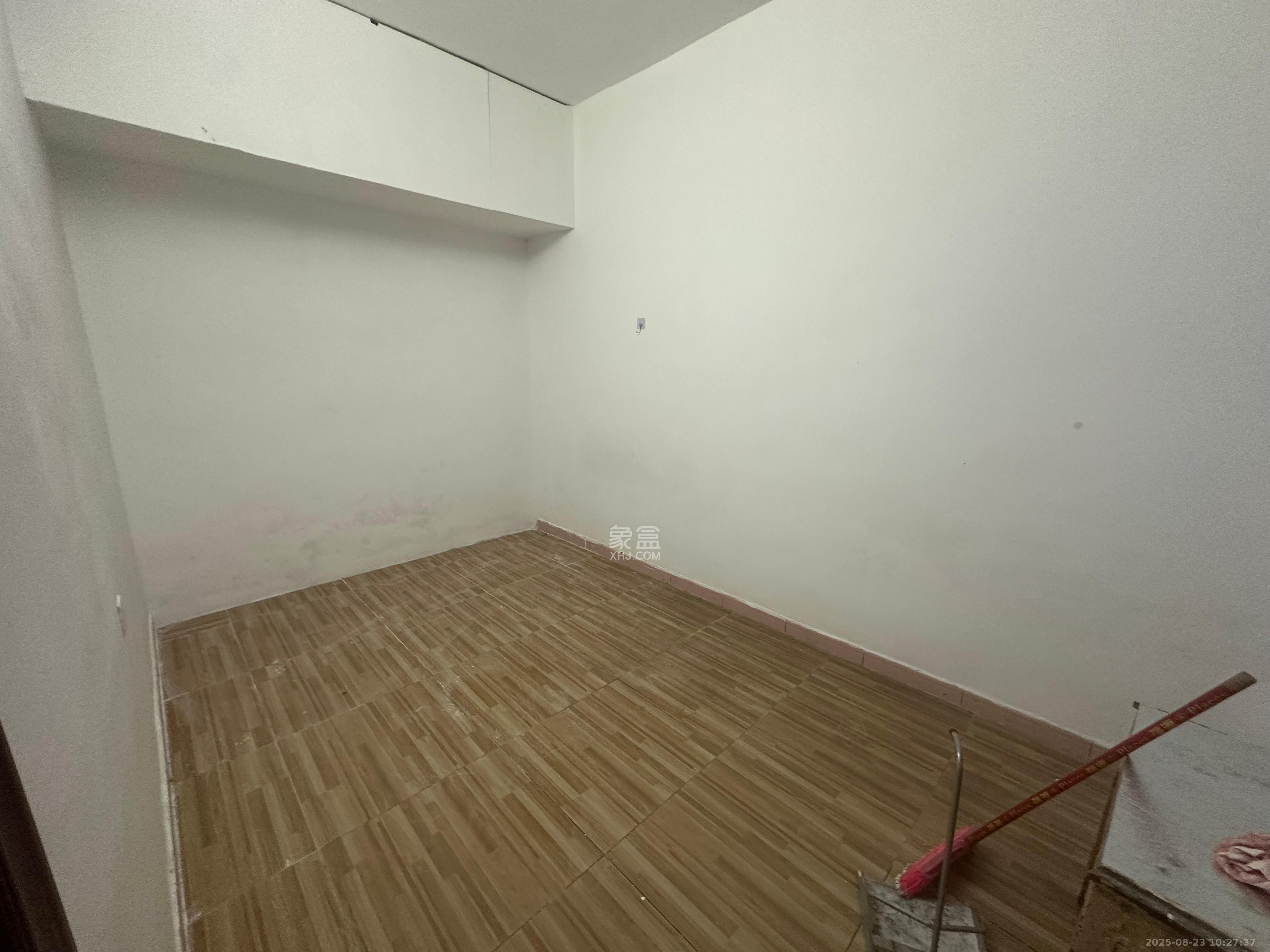 丽臣小区 1室1厅1卫 1850.0元/月 丽臣小区 1室1厅1卫 1850.0元/月室内图