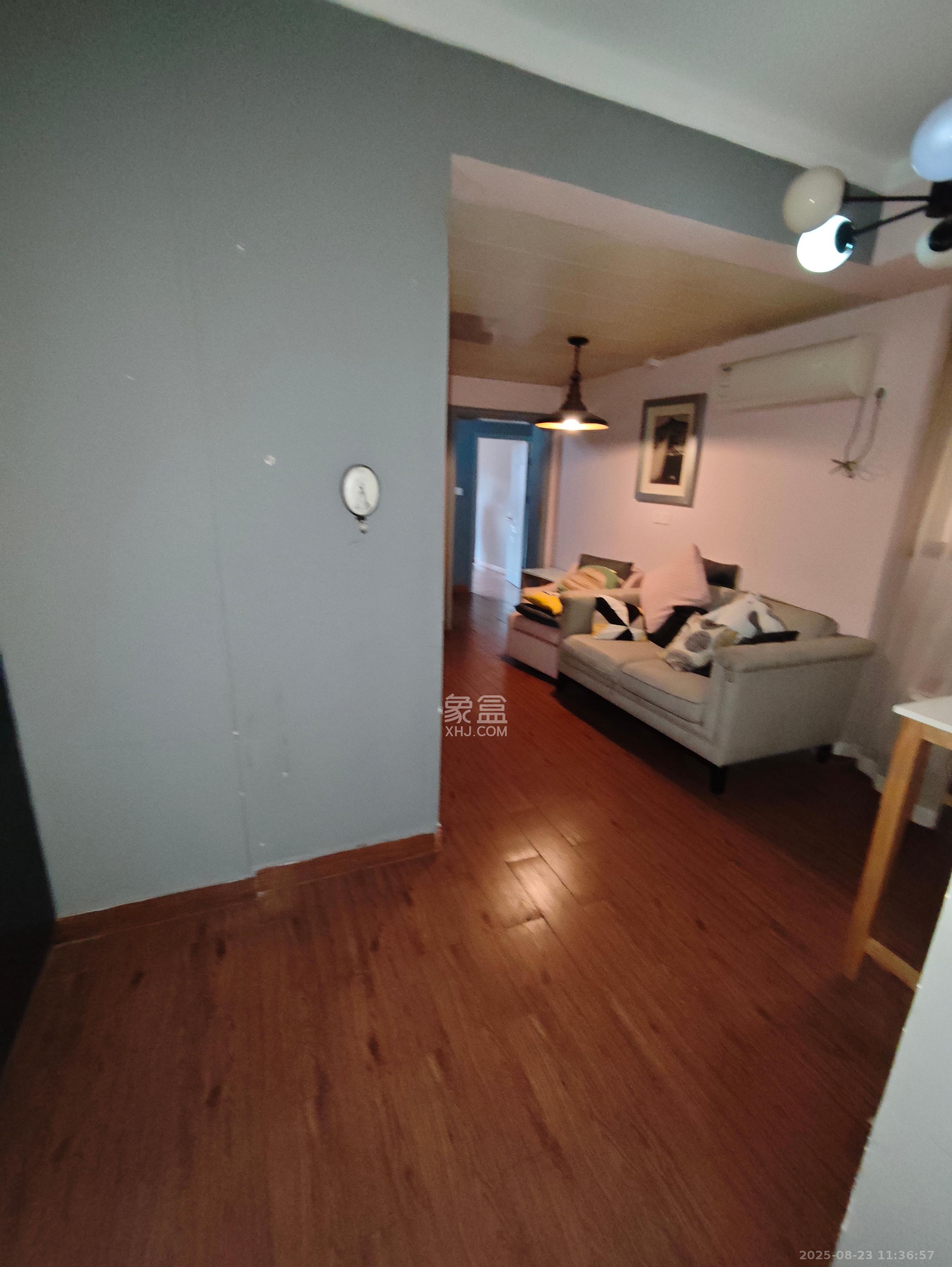 湘域城邦(湘域国际中心)  3室1厅1卫    4200.0元/月 湘域城邦(湘域国际中心)  3室1厅1卫    4200.0元/月