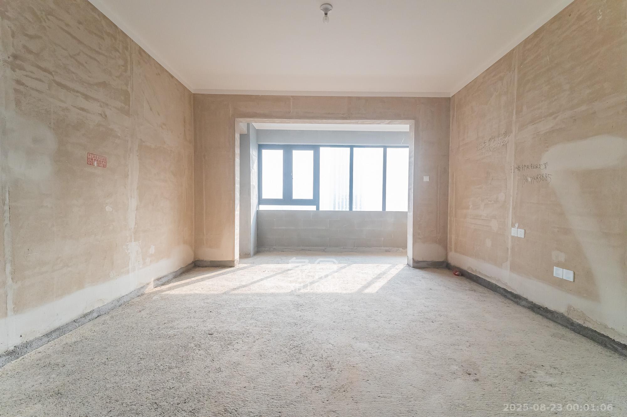 绿城美的明月江南 4室2厅2卫 143.0万 绿城美的明月江南 4室2厅2卫 143.0万客厅