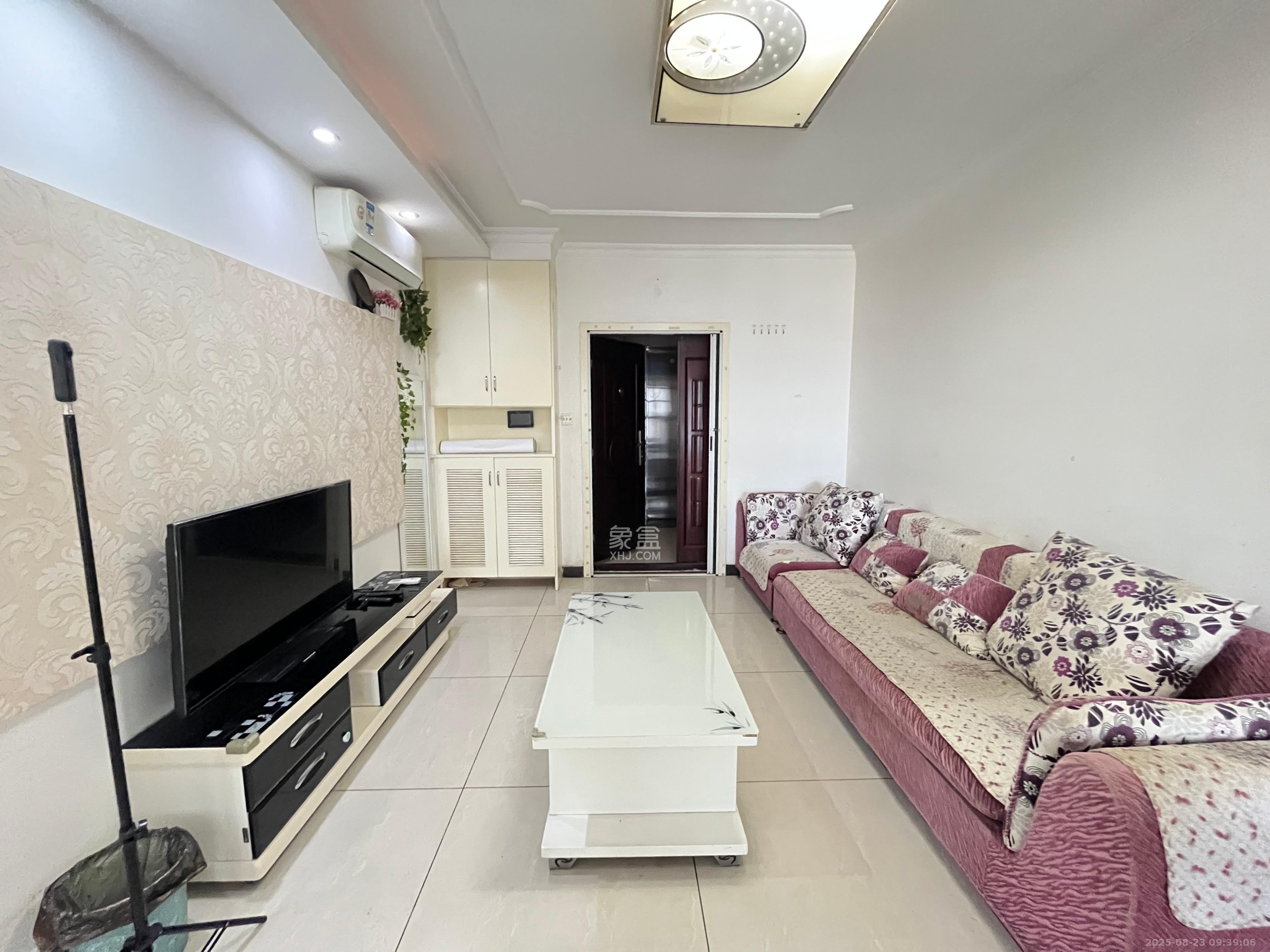 绿地中央广场  2室1厅1卫    2300.0元/月室内图