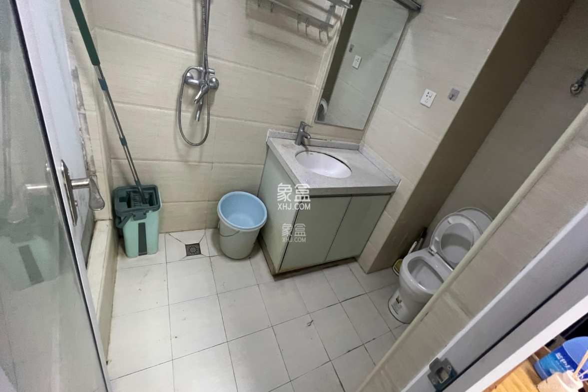 华侨假日中心(晟华苑) 1室1厅1卫 1500.0元/月 华侨假日中心(晟华苑) 1室1厅1卫 1500.0元/月室内图