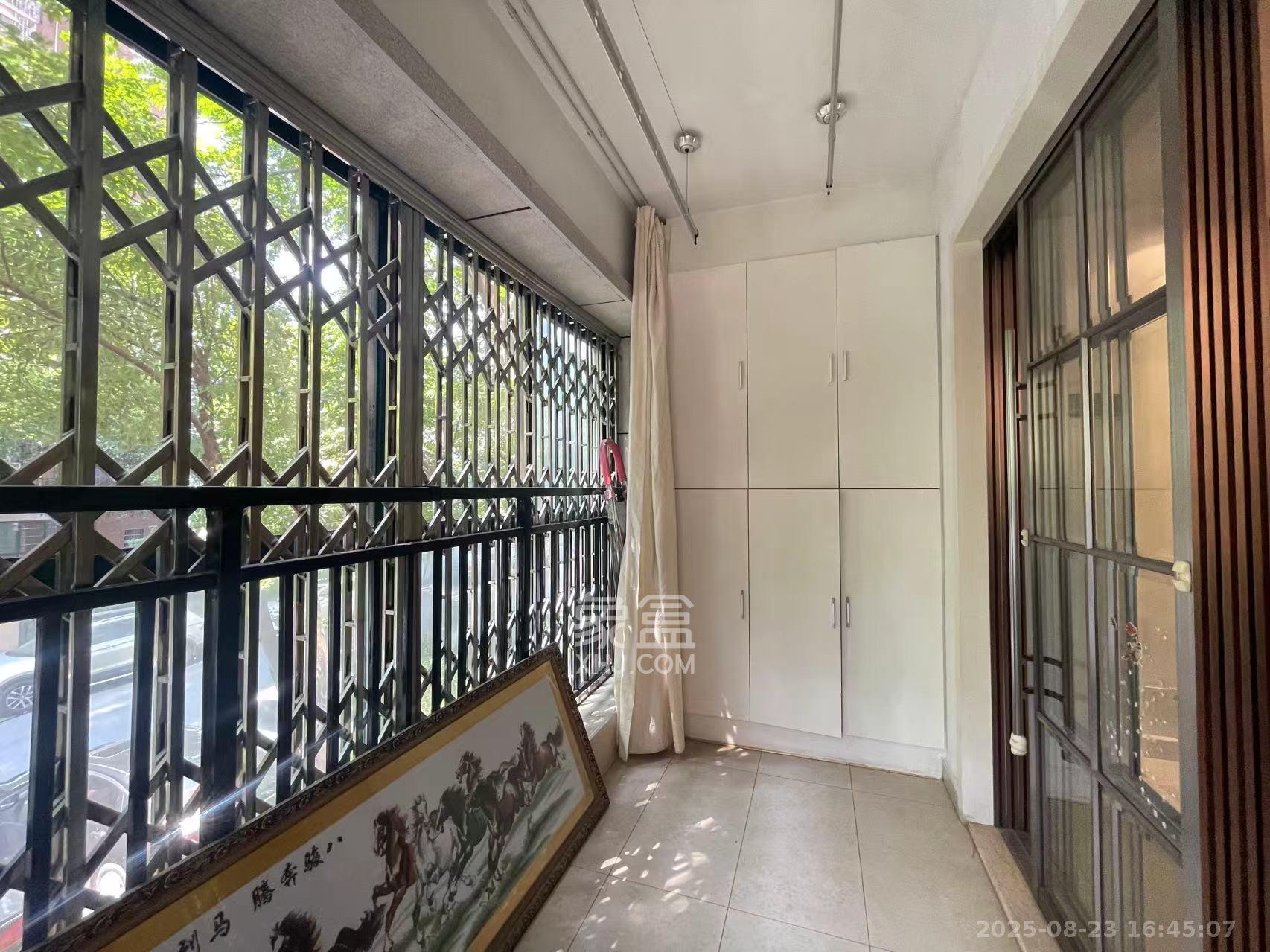 星城荣域  3室2厅2卫    2600.0元/月 星城荣域  3室2厅2卫    2600.0元/月室内图