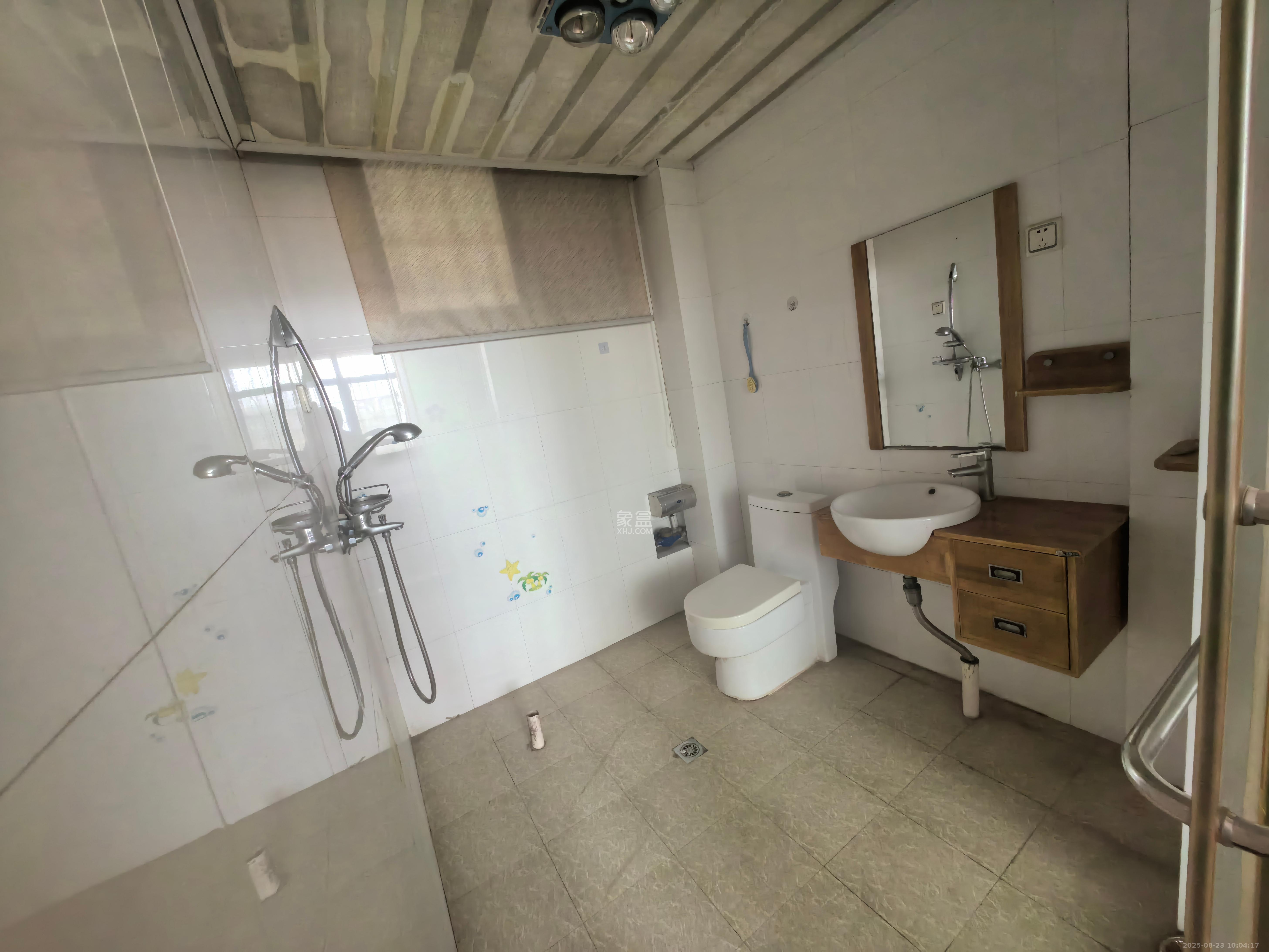 松雅安置小区  4室2厅2卫    1500.0元/月 松雅安置小区  4室2厅2卫    1500.0元/月室内图