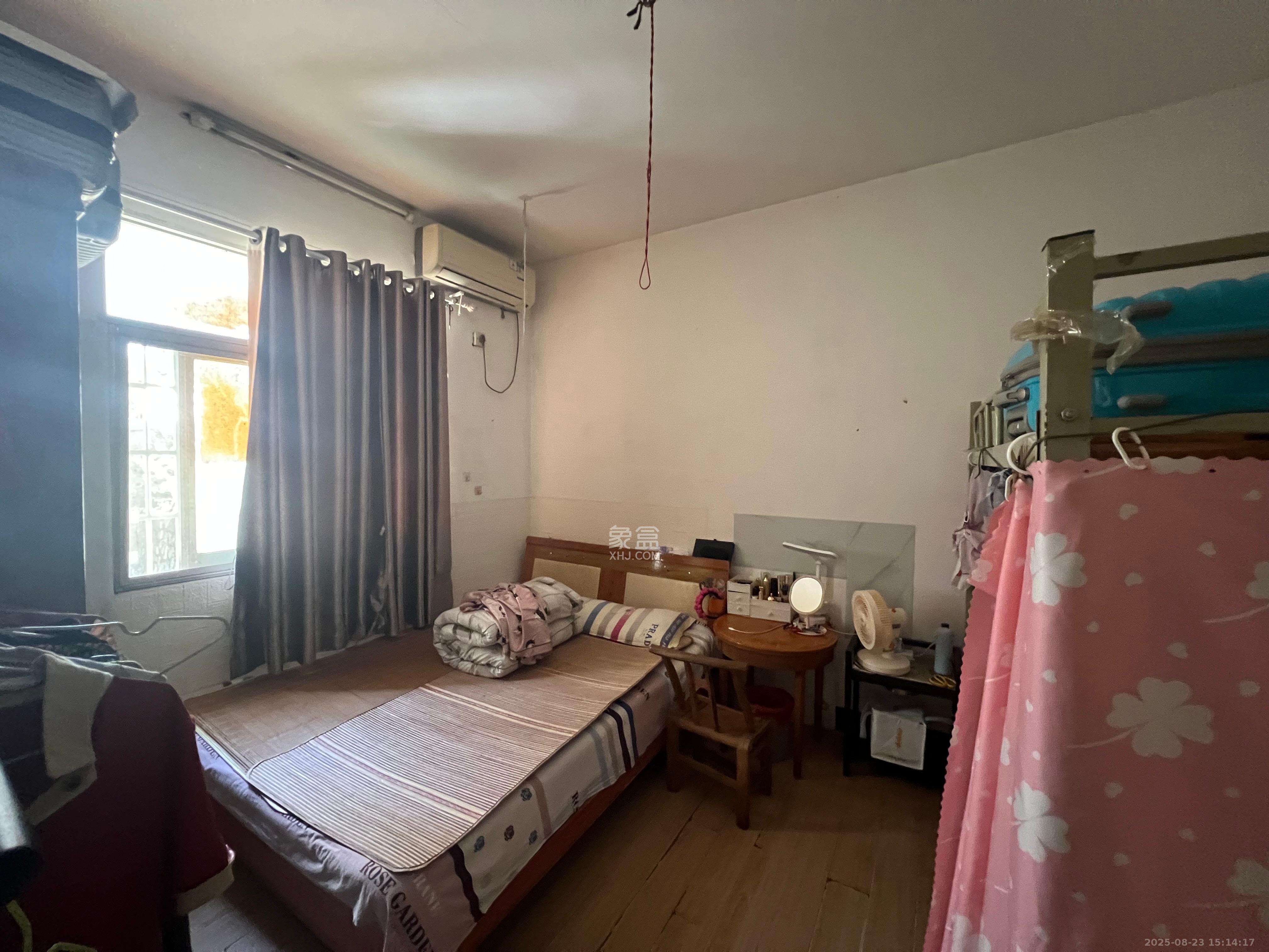 通程物流宿舍 3室1厅1卫 1600.0元/月 通程物流宿舍 3室1厅1卫 1600.0元/月室内图