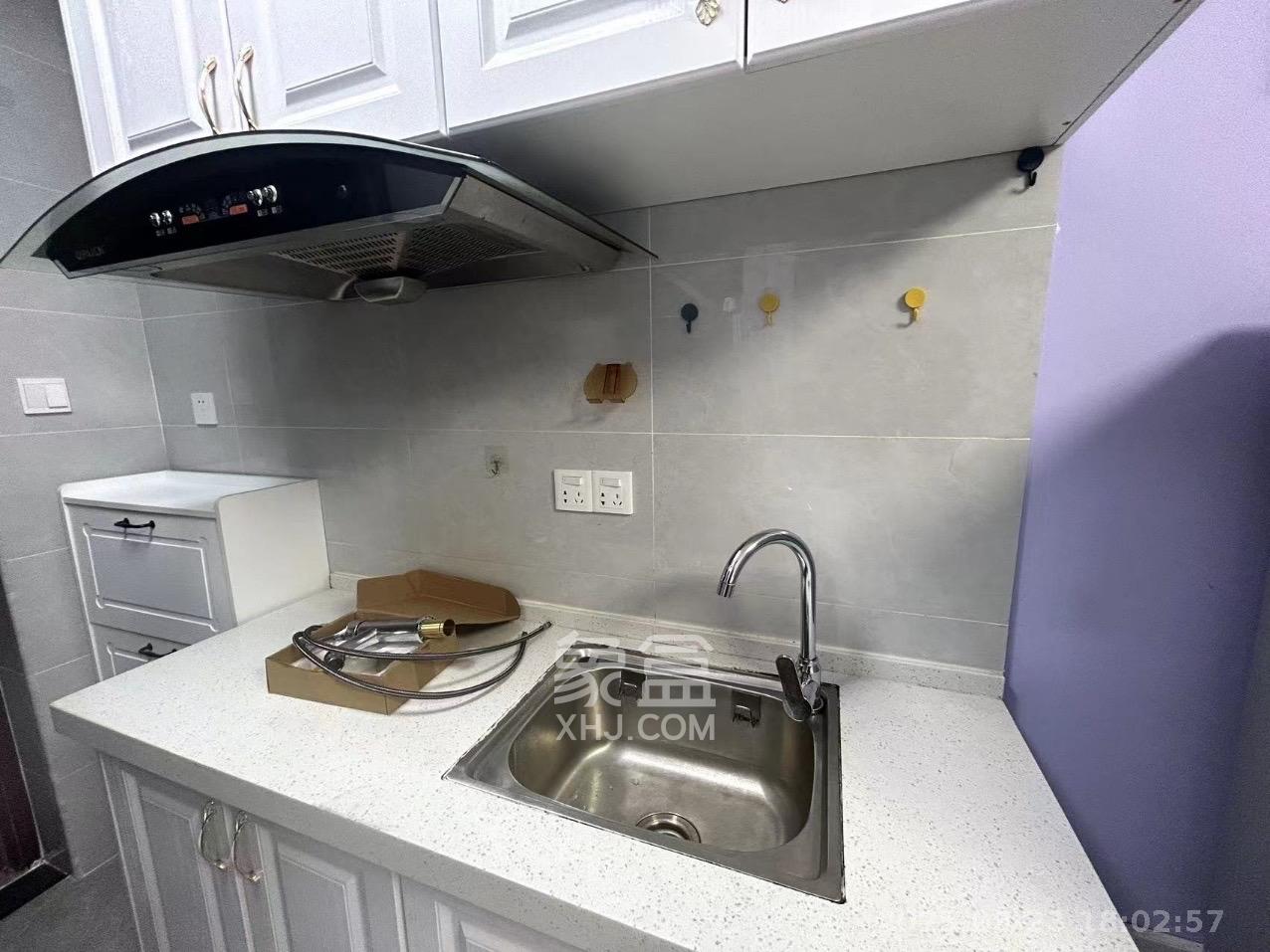 裕天国际商汇中心 1室1厅1卫 1300.0元/月 裕天国际商汇中心 1室1厅1卫 1300.0元/月室内图