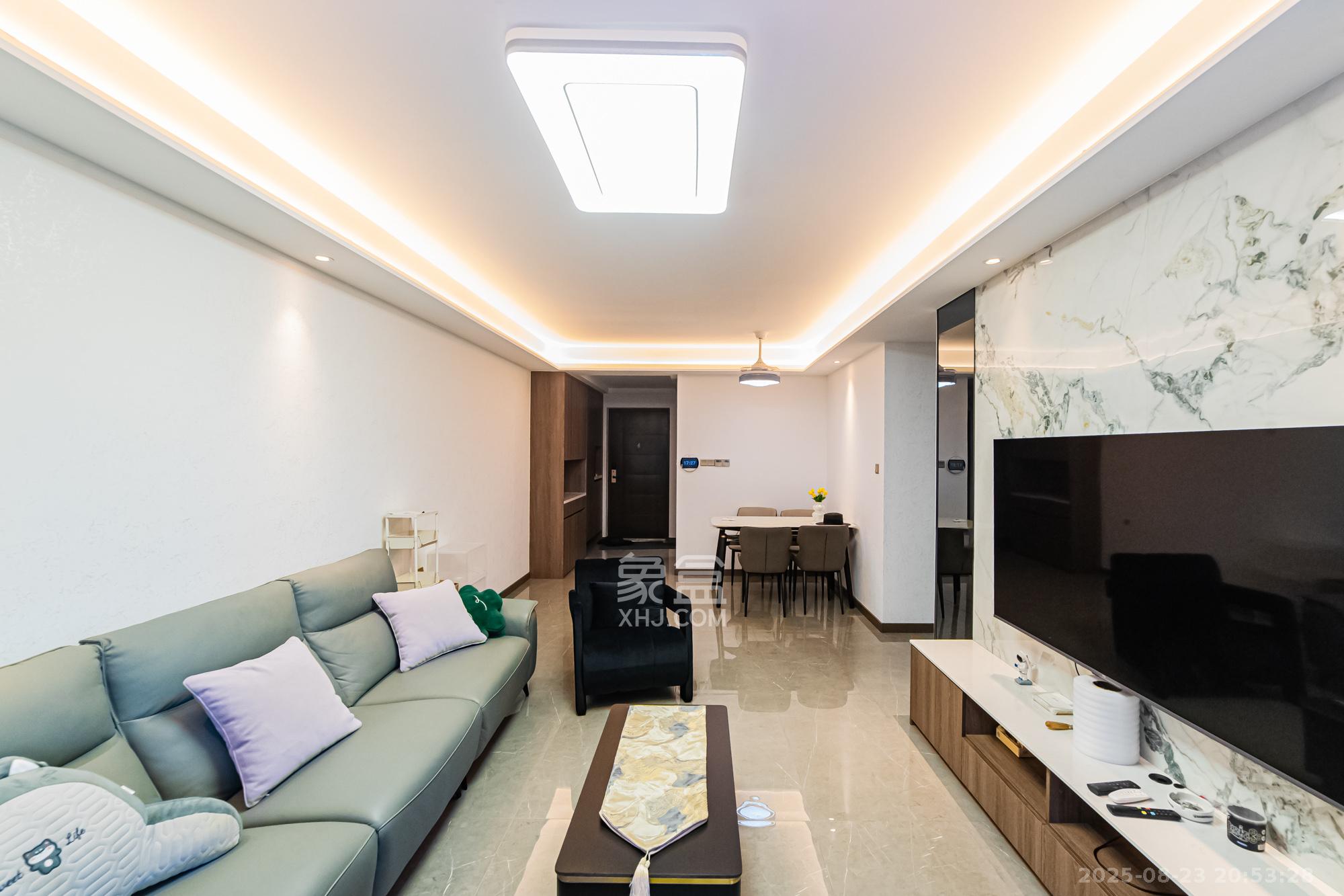 龙湖春江天玺  3室2厅2卫    145.0万 龙湖春江天玺  3室2厅2卫    145.0万客厅