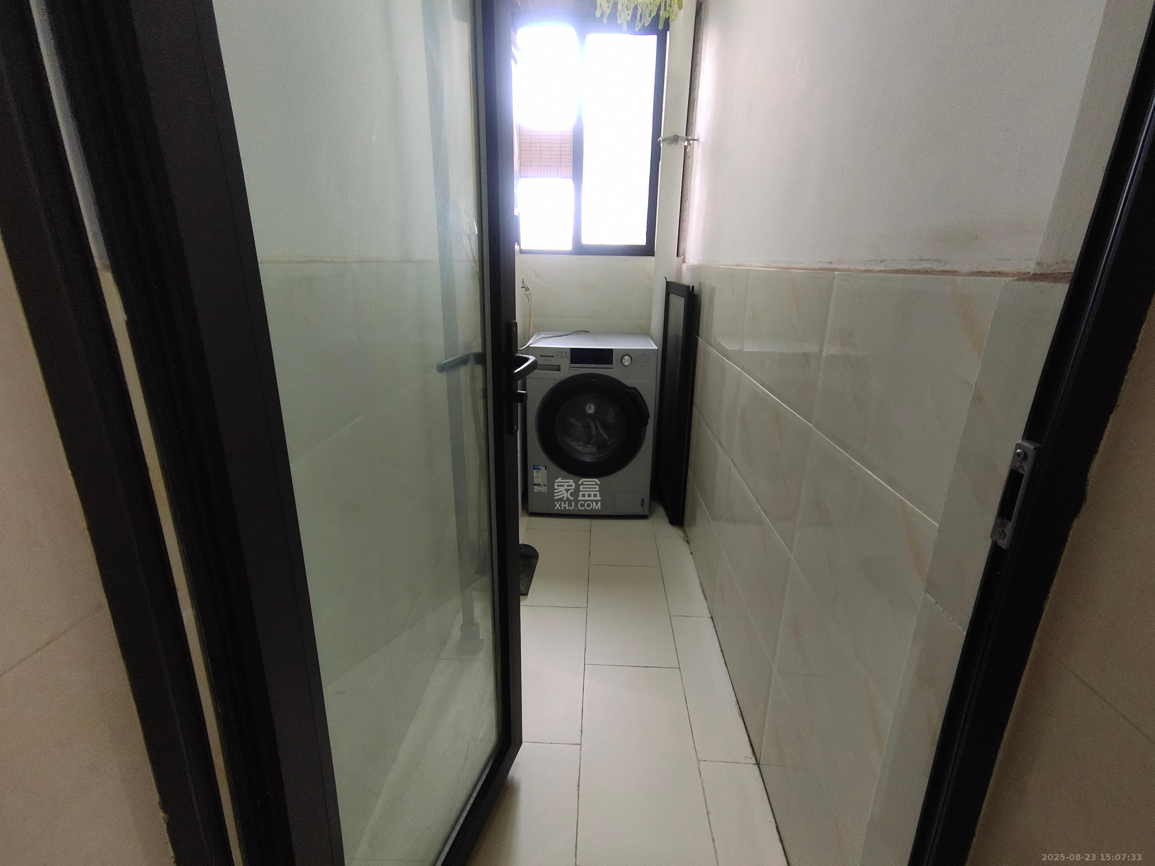 中海国际四期  3室2厅1卫    2000.0元/月 中海国际四期  3室2厅1卫    2000.0元/月室内图