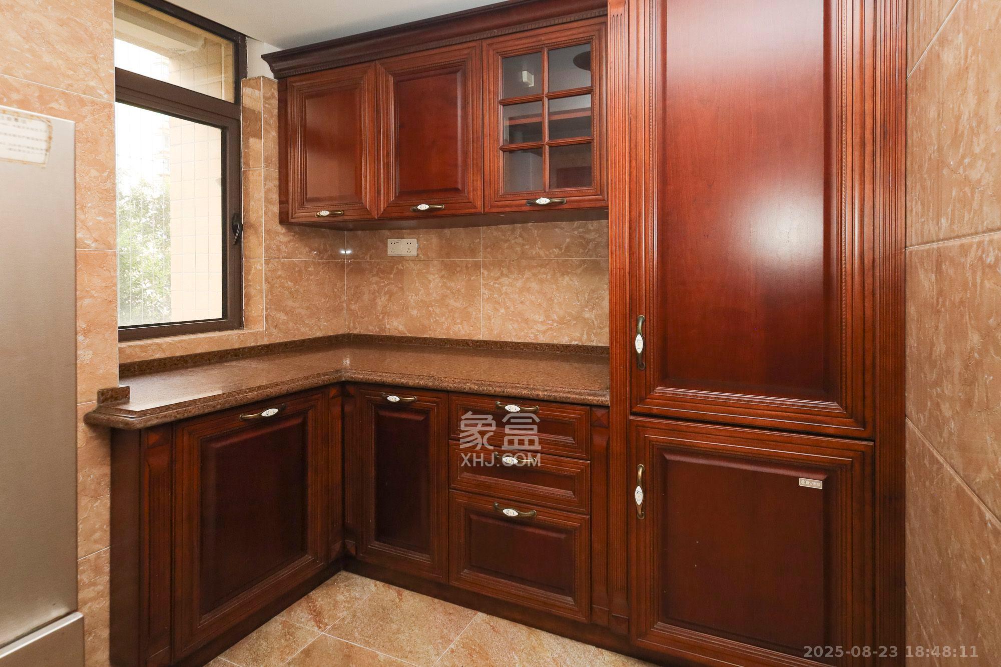 山语城二期 3室2厅1卫 2200.0元/月 山语城二期 3室2厅1卫 2200.0元/月室内图