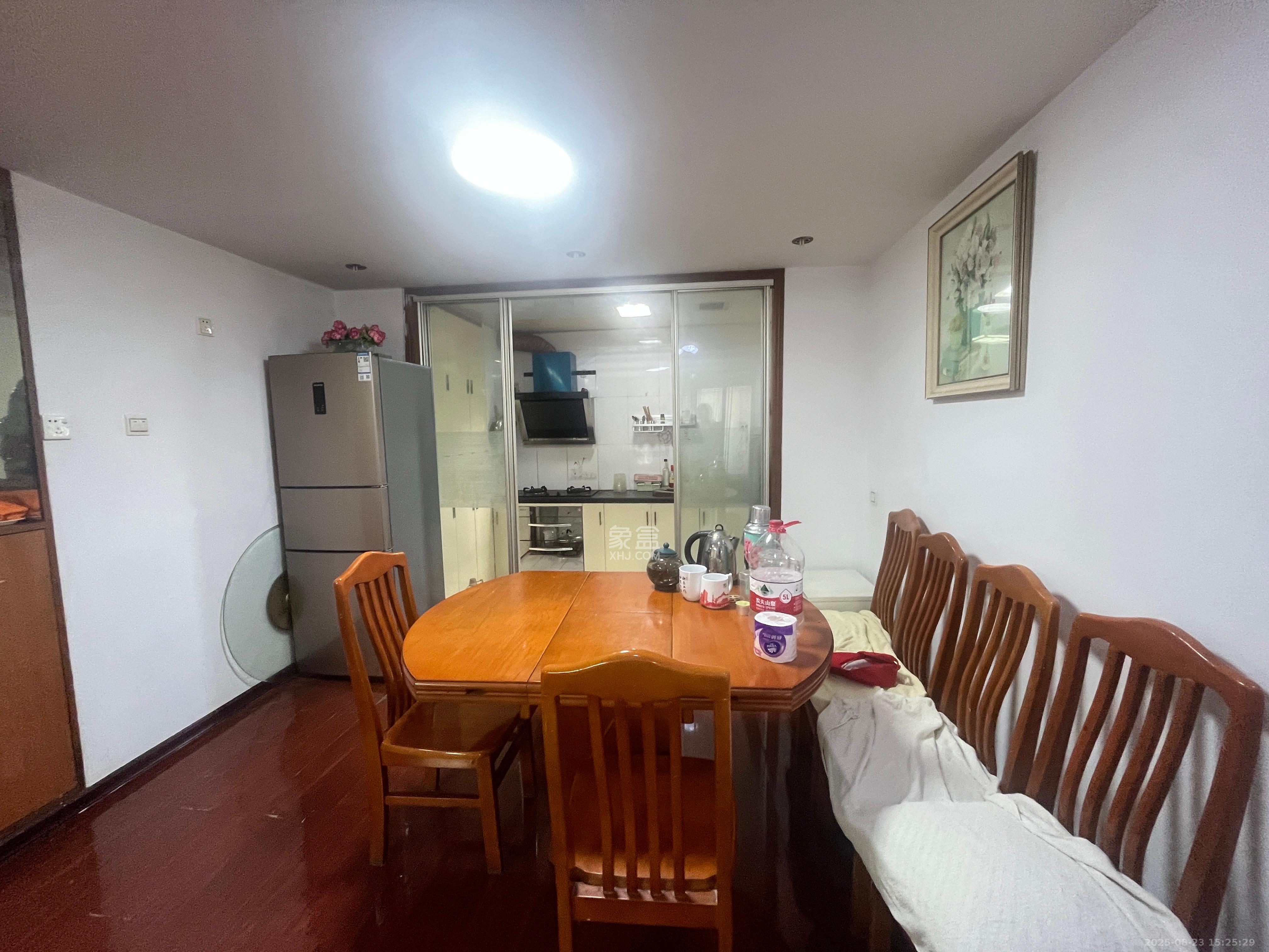 中国铝业单位宿舍 3室2厅2卫 3000.0元/月 中国铝业单位宿舍 3室2厅2卫 3000.0元/月室内图