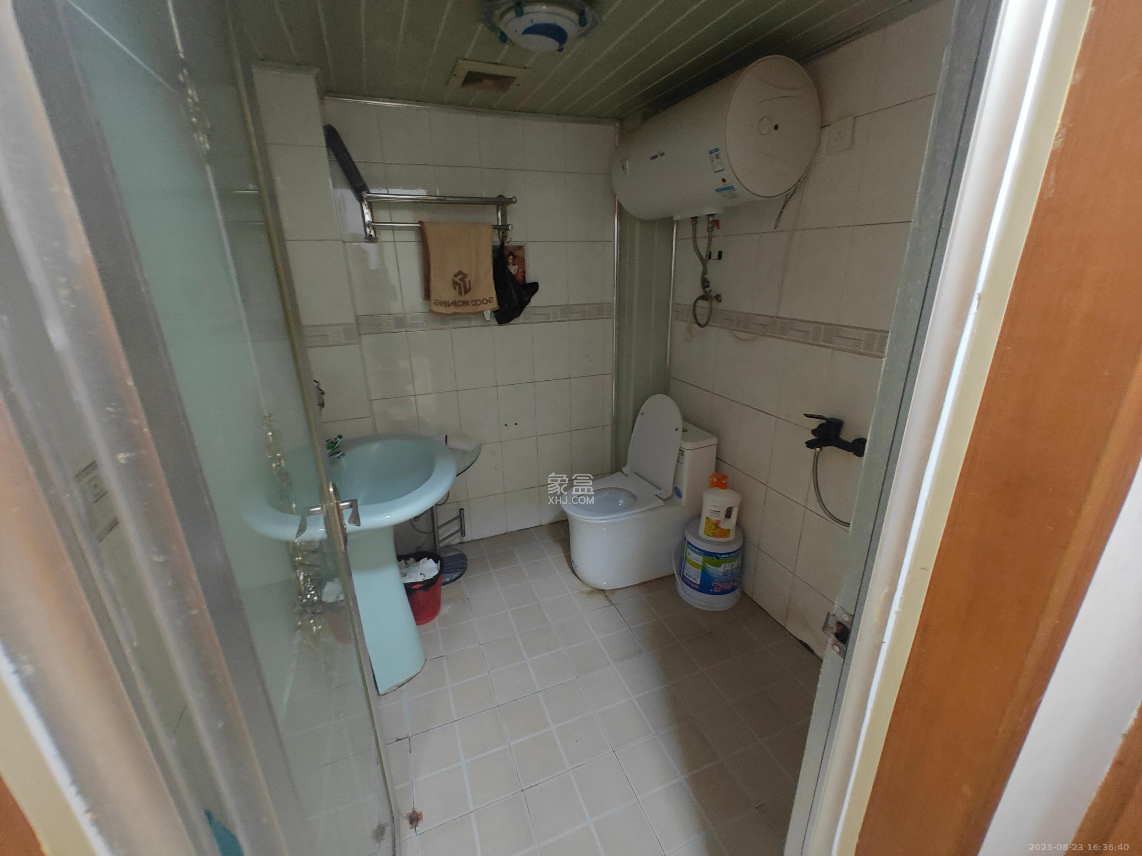 恩瑞麓山名园(龙王港小区) 3室2厅2卫 1600.0元/月 恩瑞麓山名园(龙王港小区) 3室2厅2卫 1600.0元/月室内图