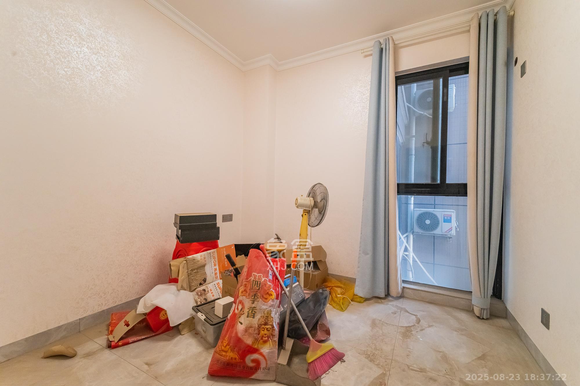 松雅湖壹号  4室2厅1卫    119.8万卧室