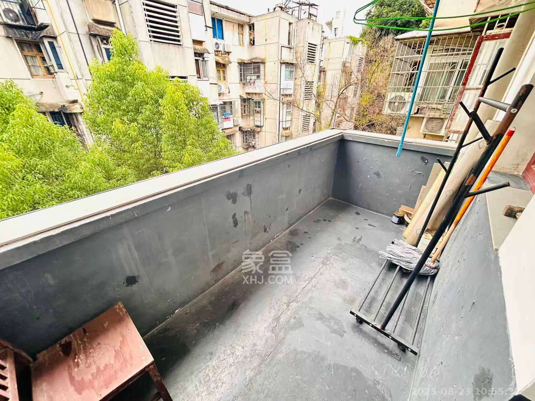 涂家冲社区(涂新小区、农商银行宿舍) 2室1厅1卫 1700.0元/月 涂家冲社区(涂新小区、农商银行宿舍) 2室1厅1卫 1700.0元/月室内图