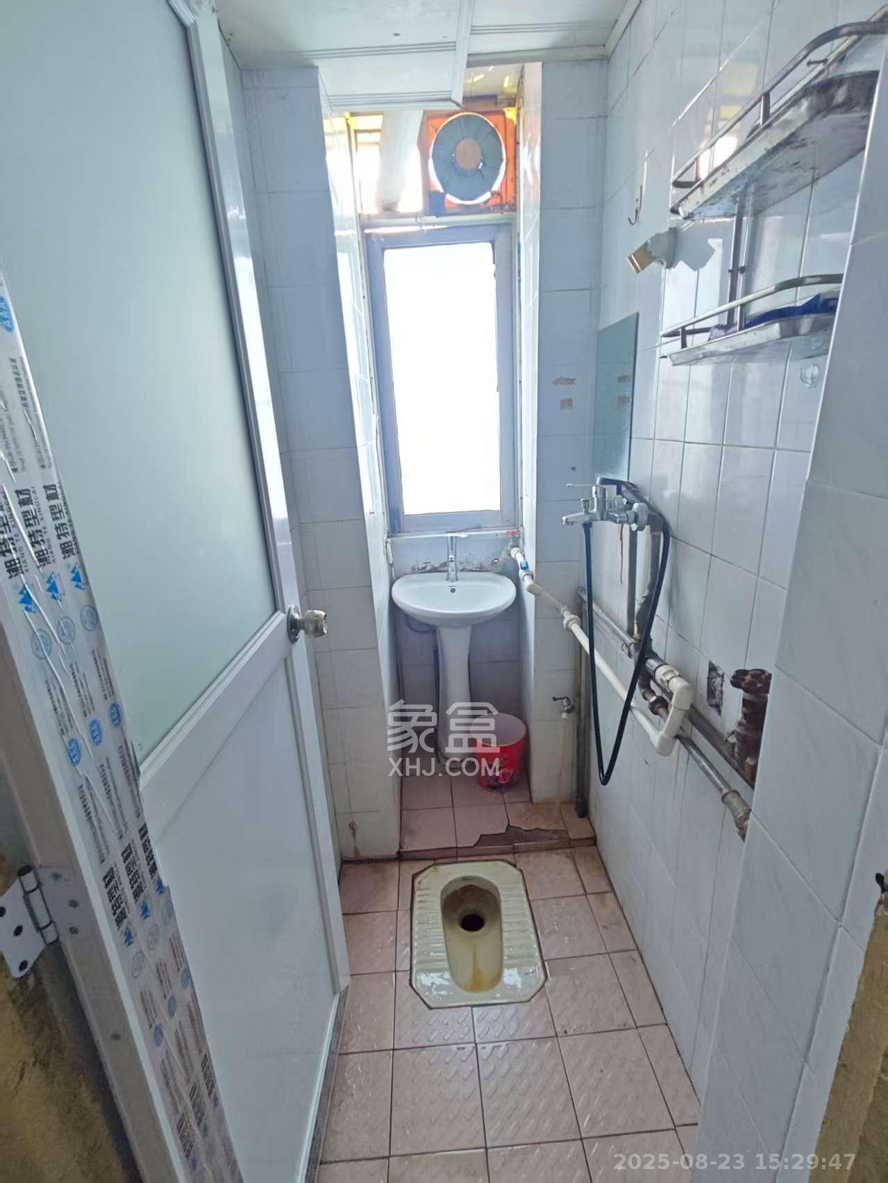 水泵厂宿舍 2室1厅1卫 1100.0元/月 水泵厂宿舍 2室1厅1卫 1100.0元/月室内图