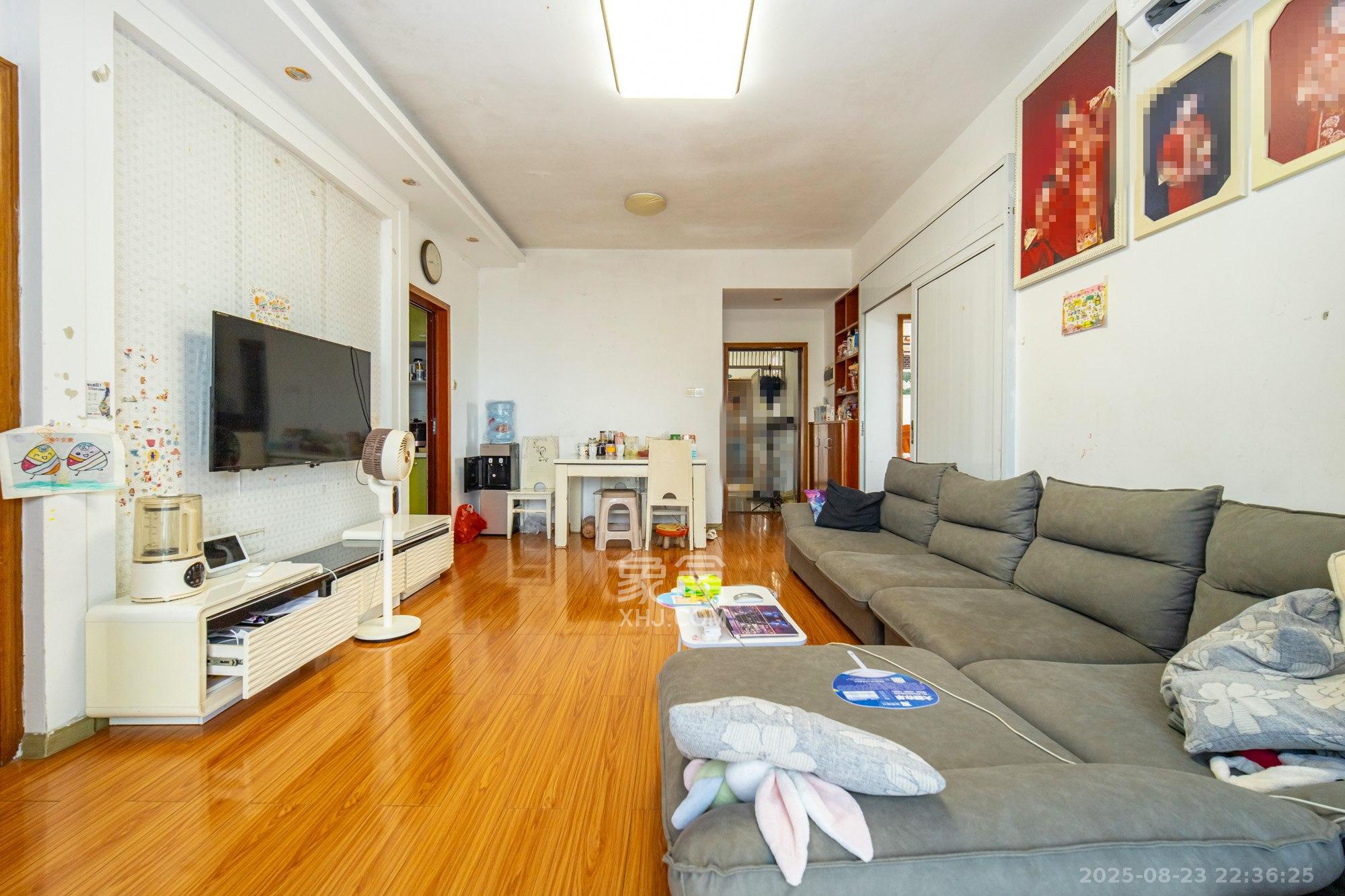 松雅湖畔 3室2厅1卫 45.0万 松雅湖畔 3室2厅1卫 45.0万客厅