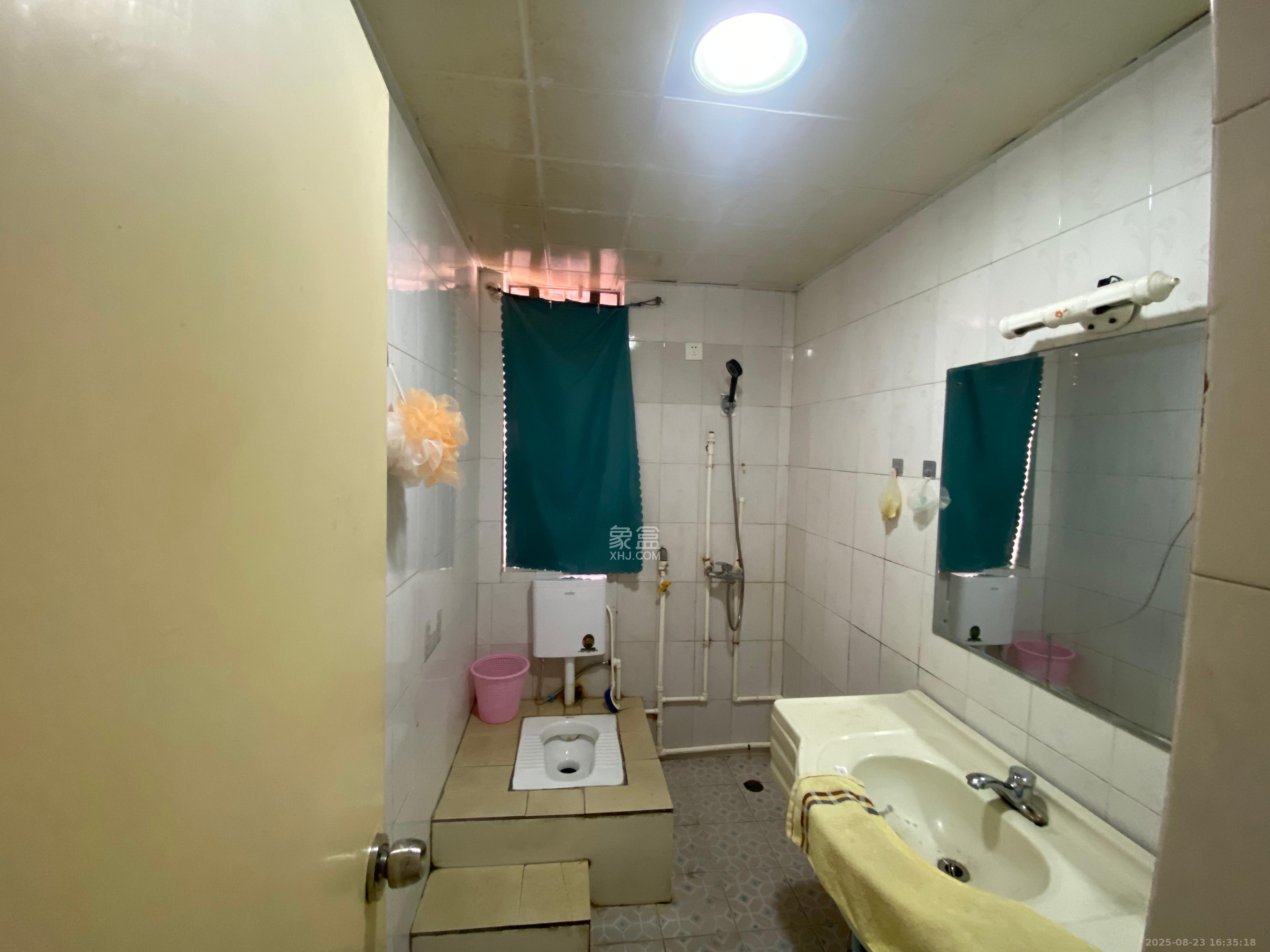 新富城  3室1厅1卫   2200.00元/月室内图