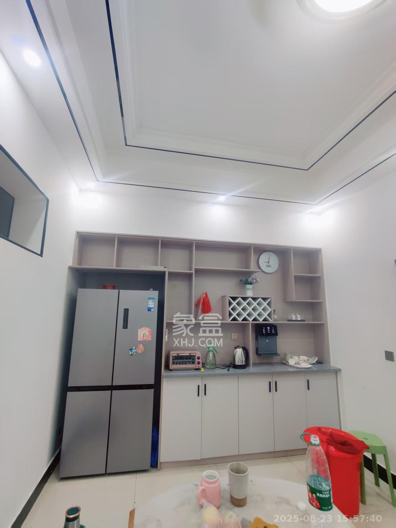 青山家园 3室2厅1卫 1400.0元/月 青山家园 3室2厅1卫 1400.0元/月室内图