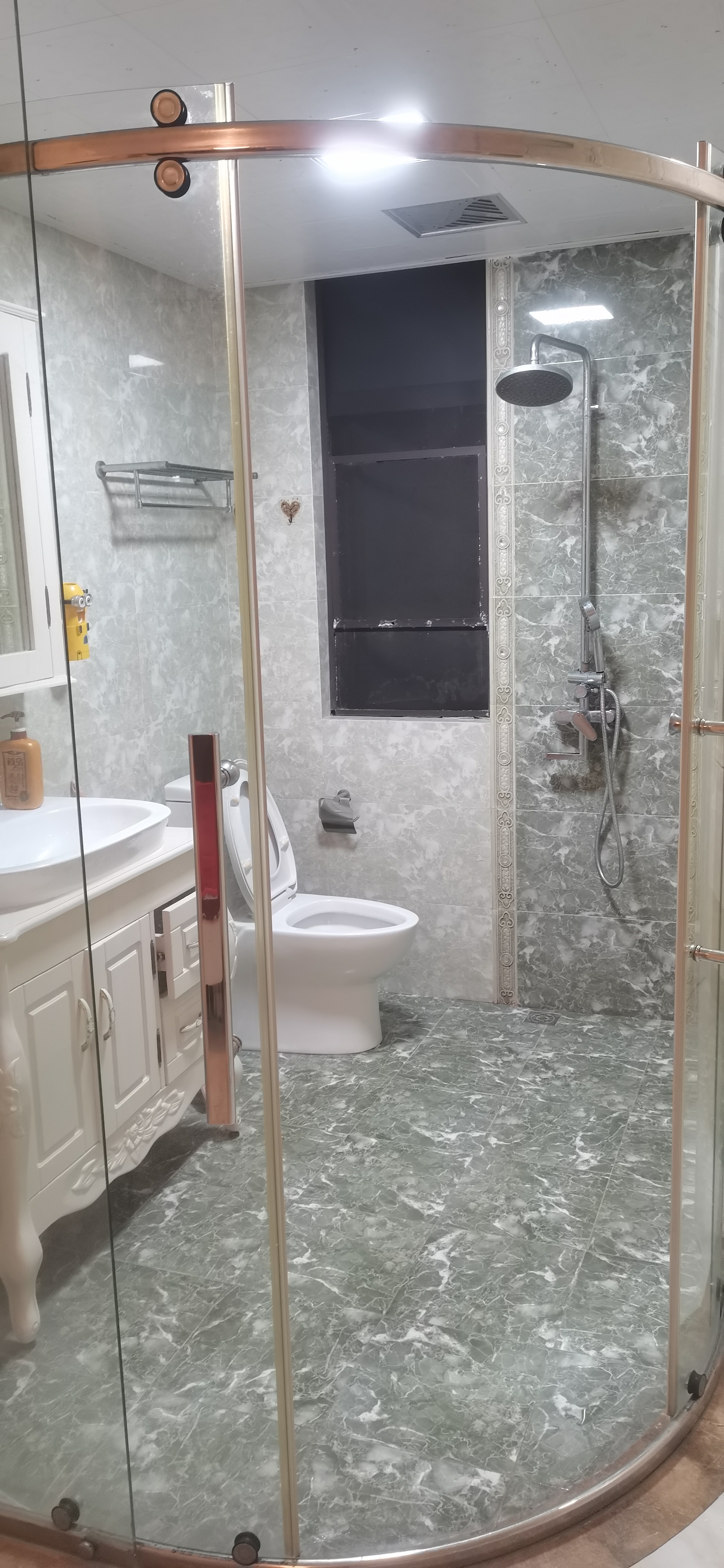 新世界花园三期 3室2厅2卫 2800.0元/月 新世界花园三期 3室2厅2卫 2800.0元/月室内图