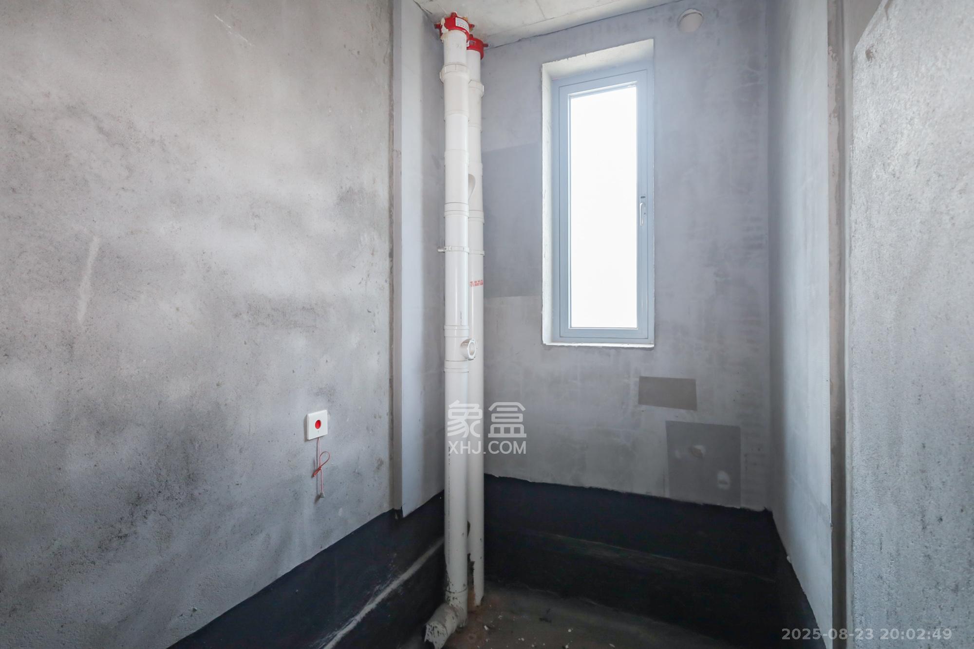 保利天禧C区 4室2厅2卫 235.0万 保利天禧C区 4室2厅2卫 235.0万卫生间