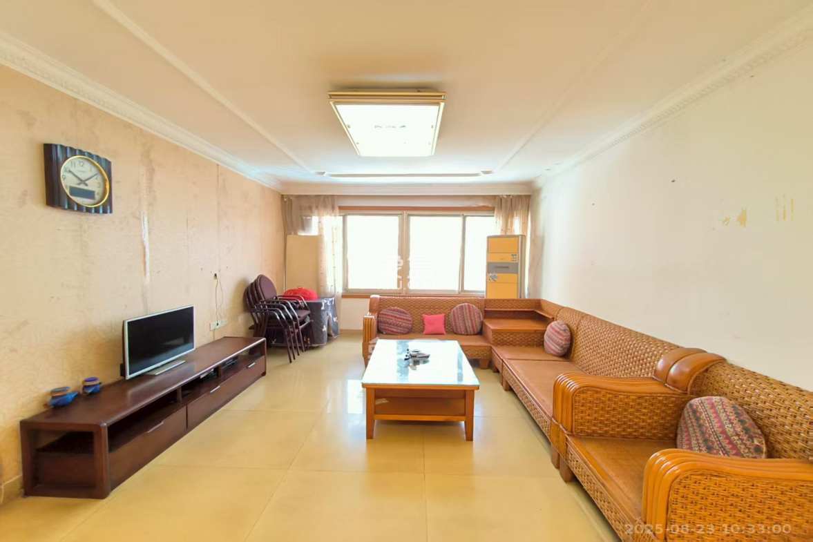 亚细亚大厦  3室2厅2卫    3000.0元/月 亚细亚大厦  3室2厅2卫    3000.0元/月室内图1