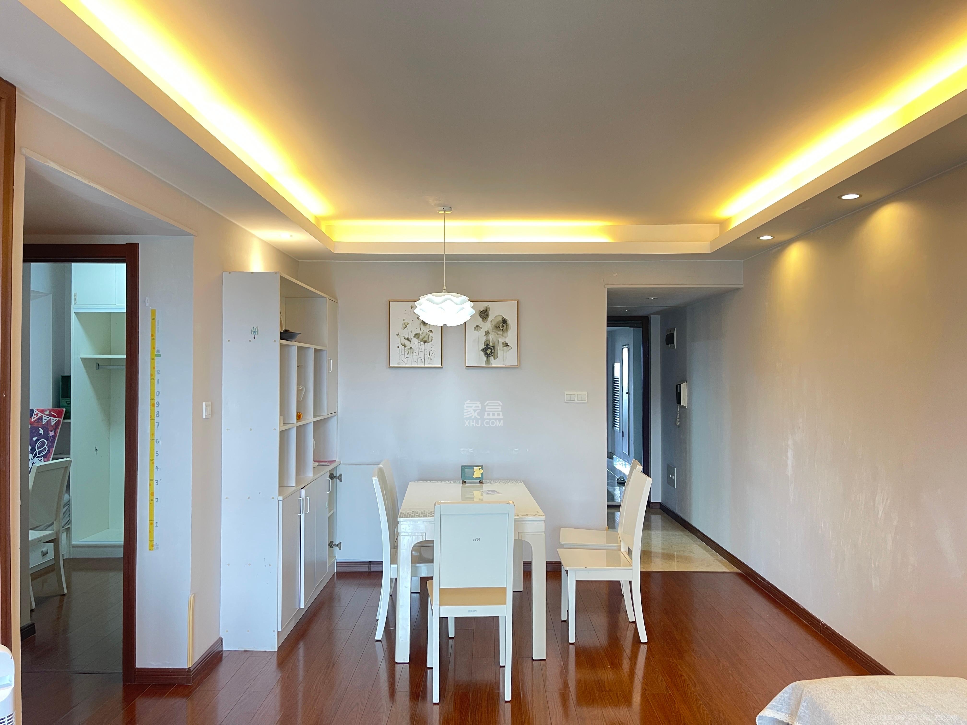 万科城  3室2厅1卫    2500.0元/月 万科城  3室2厅1卫    2500.0元/月室内图