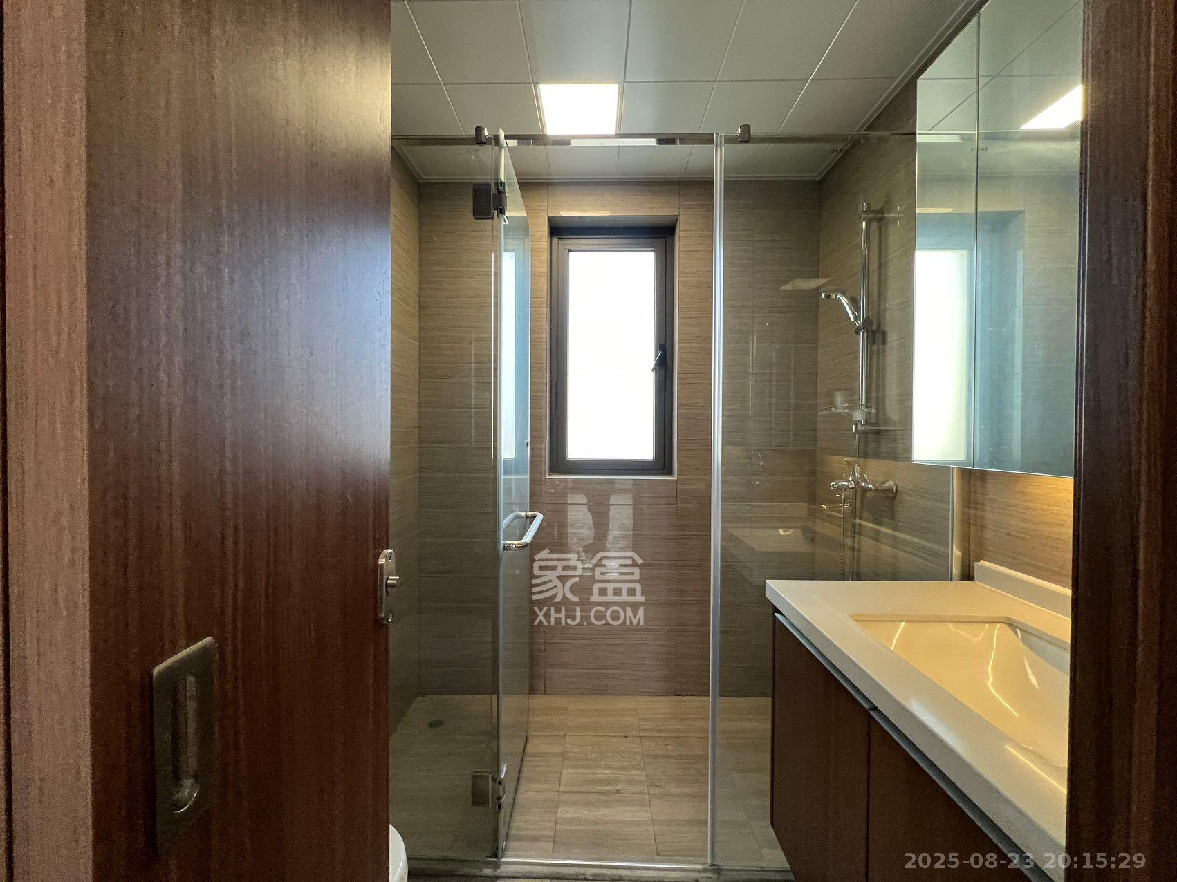 阳光城尚东湾蓝莓苑  4室2厅2卫    3000.0元/月 阳光城尚东湾蓝莓苑  4室2厅2卫    3000.0元/月室内图