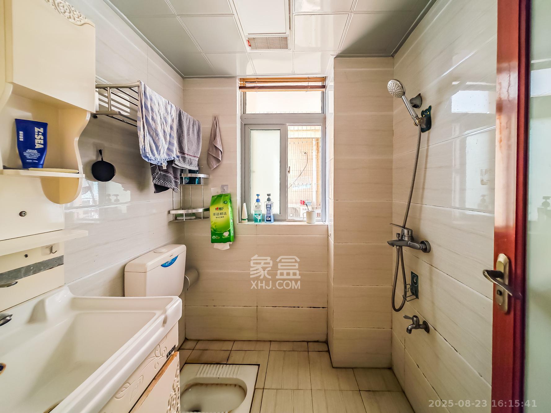 钱隆世家  3室2厅1卫    58.0万卫生间