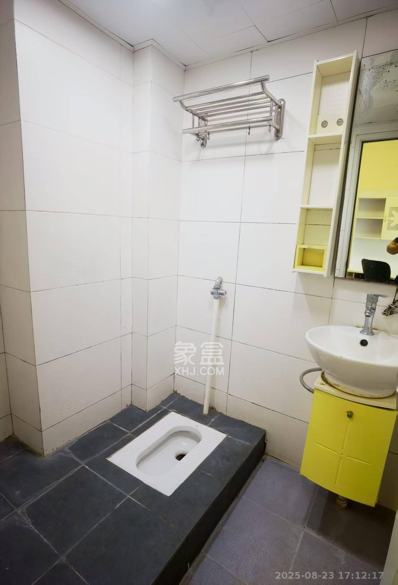 芙蓉同发 1室1厅1卫 2000.0元/月 芙蓉同发 1室1厅1卫 2000.0元/月室内图