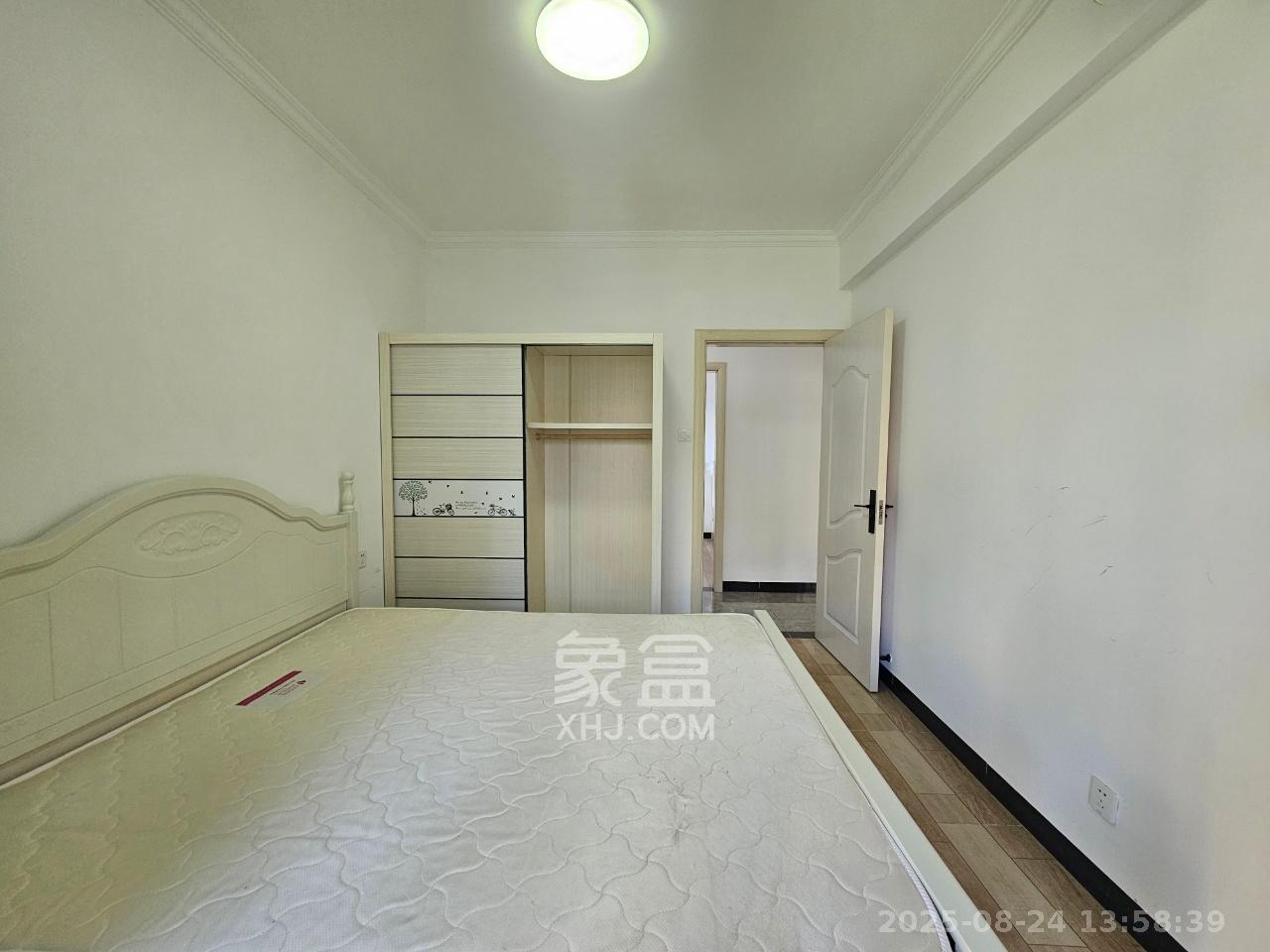 中建芙蓉嘉苑  3室2厅2卫    2300.0元/月室内图