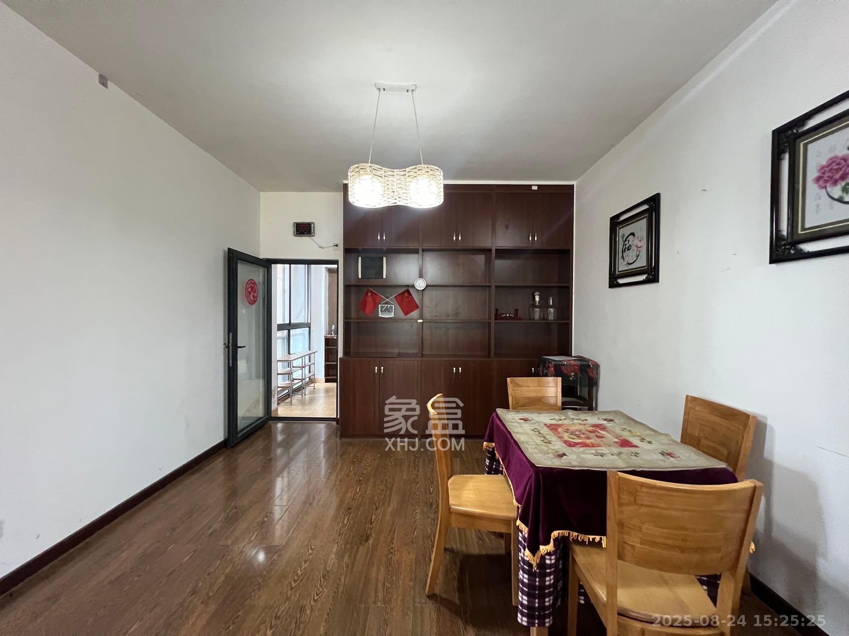 藏珑湖上国际花园  3室2厅1卫    2600.0元/月室内图