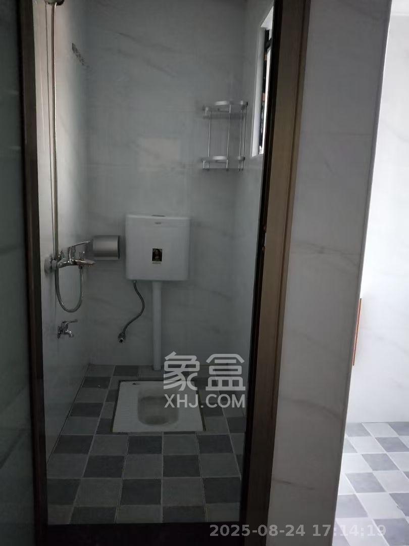 麓枫和苑  1室1厅1卫    1800.0元/月 麓枫和苑  1室1厅1卫    1800.0元/月室内图