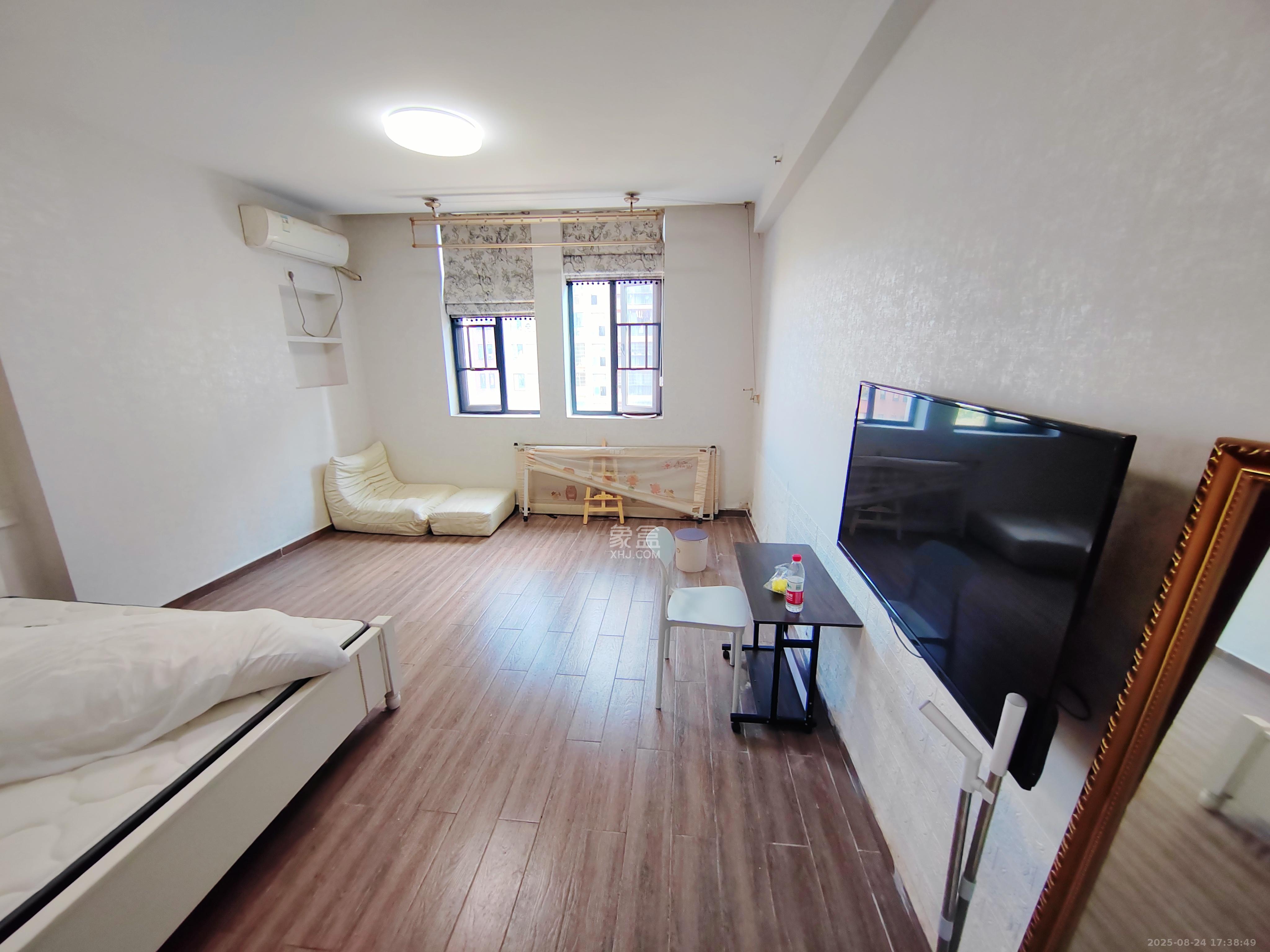 英祥春天  1室1厅1卫    1600.0元/月室内图