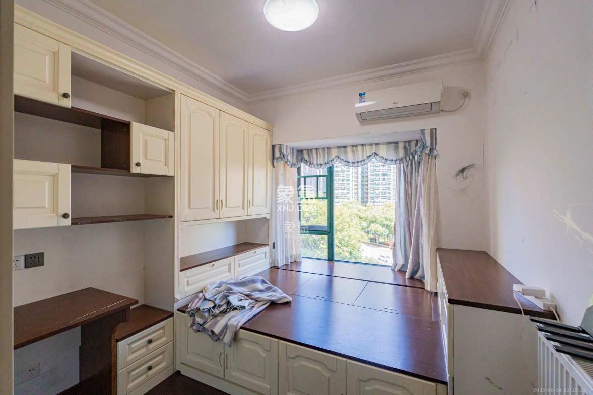 恒大雅苑 3室2厅2卫 118.0万 恒大雅苑 3室2厅2卫 118.0万卧室