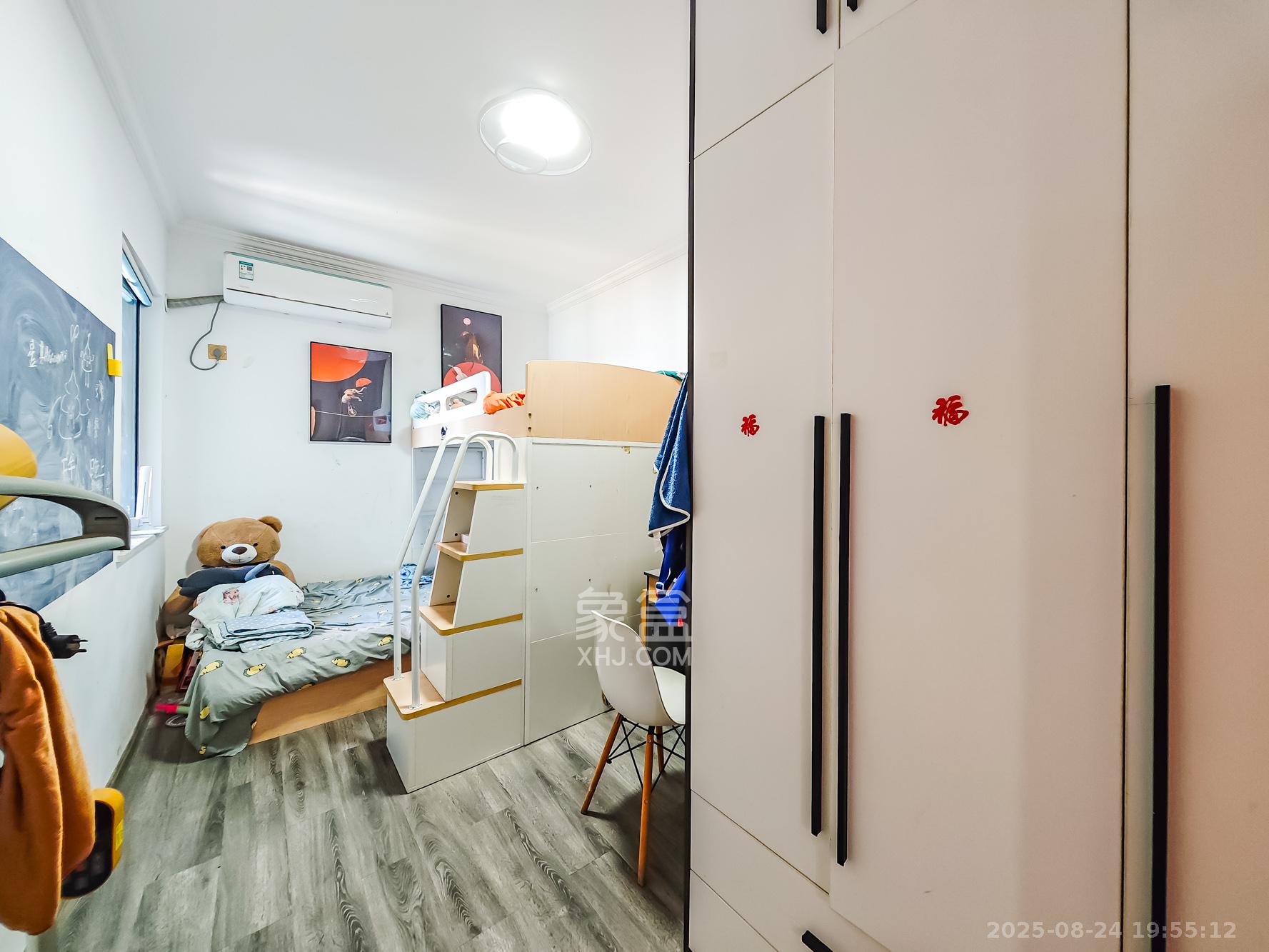 嘉宇北部湾A区 3室2厅1卫 58.0万 嘉宇北部湾A区 3室2厅1卫 58.0万卧室