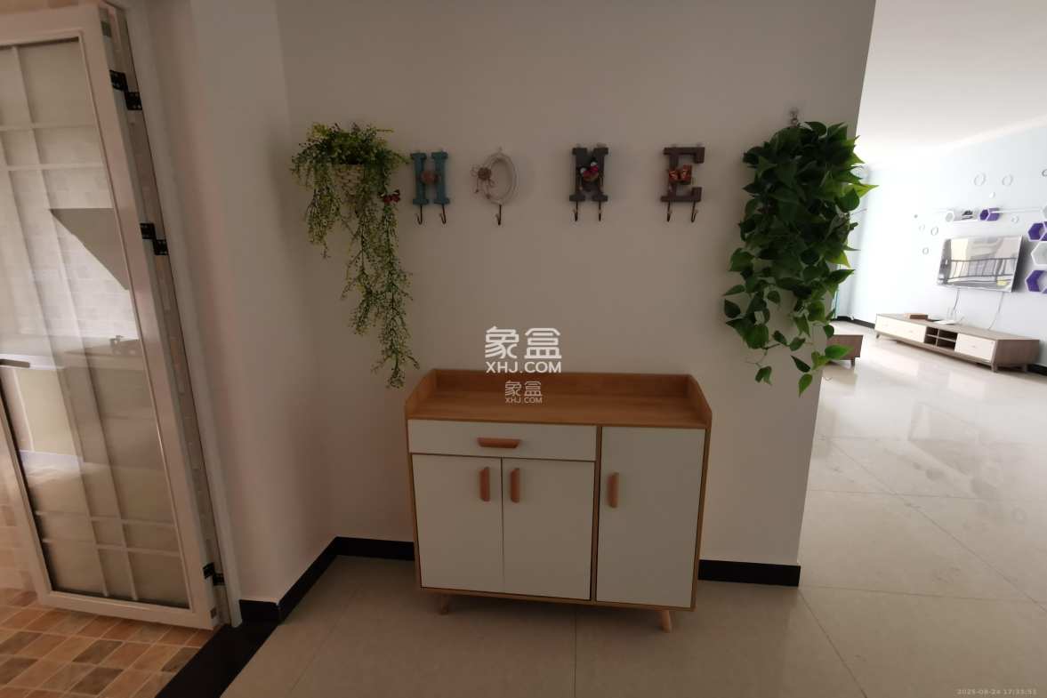 阳光城尚东湾青云苑 3室2厅2卫 2500.0元/月 阳光城尚东湾青云苑 3室2厅2卫 2500.0元/月室内图