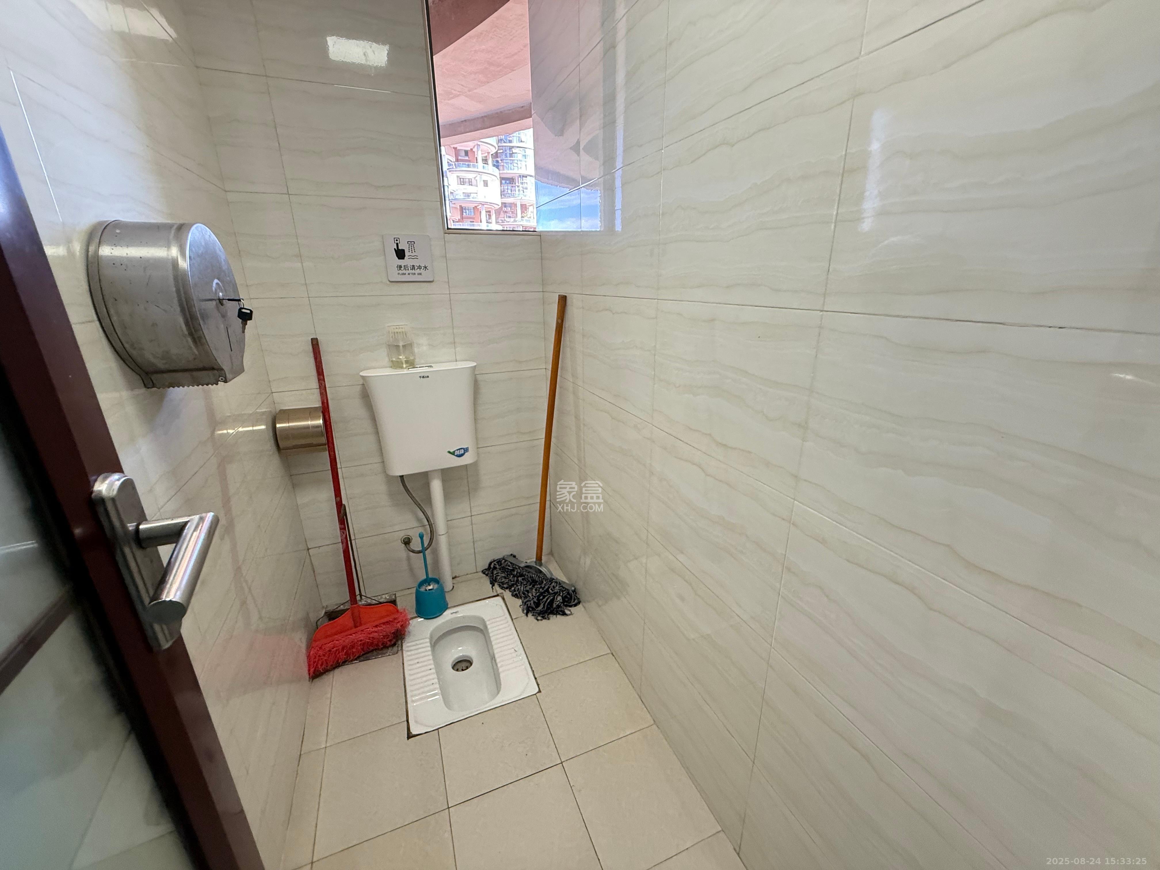 湘江世纪城富湾国际  5室2厅2卫    8600.0元/月 湘江世纪城富湾国际  5室2厅2卫    8600.0元/月室内图