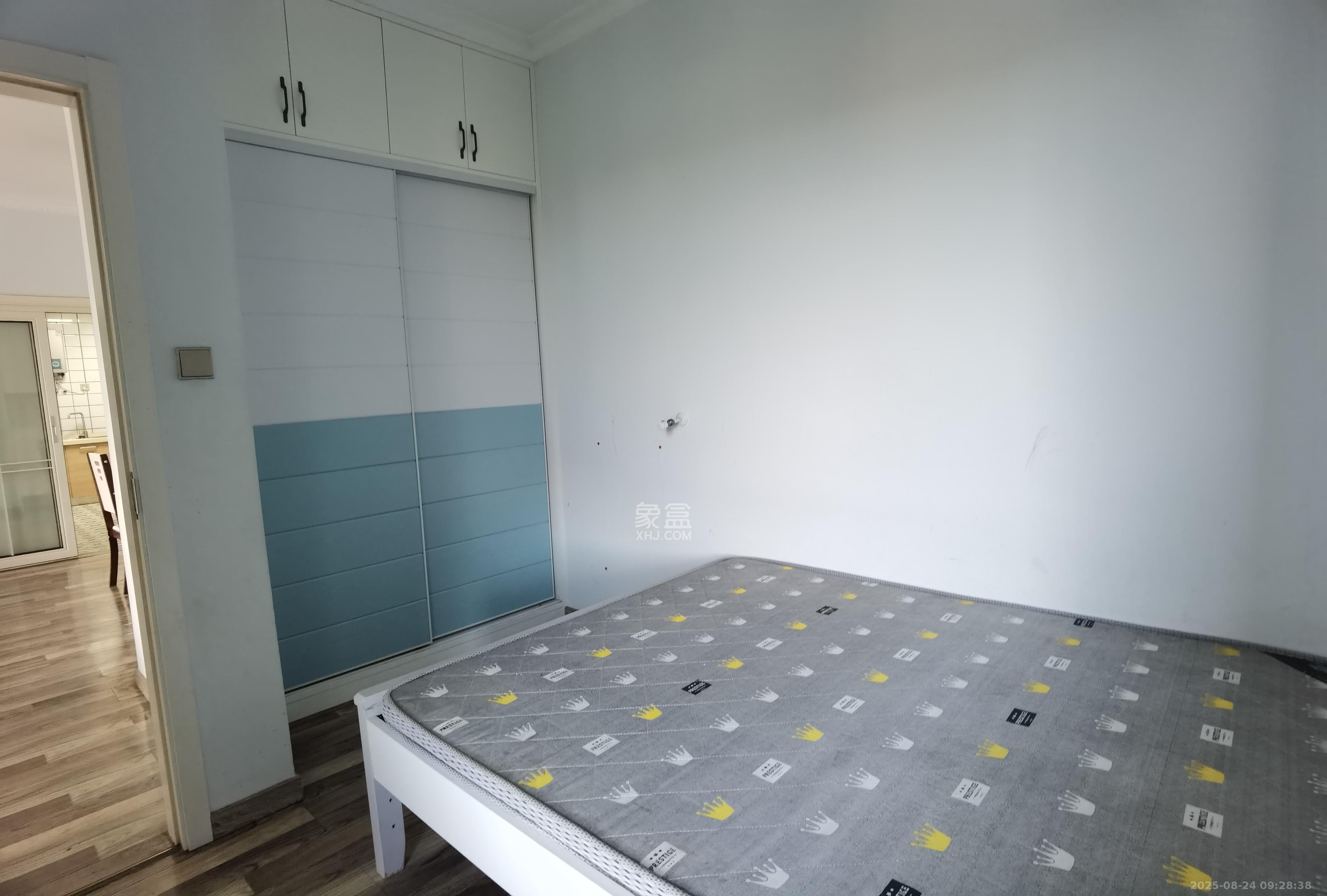 联诚雅郡  3室2厅1卫    2000.0元/月 联诚雅郡  3室2厅1卫    2000.0元/月室内图