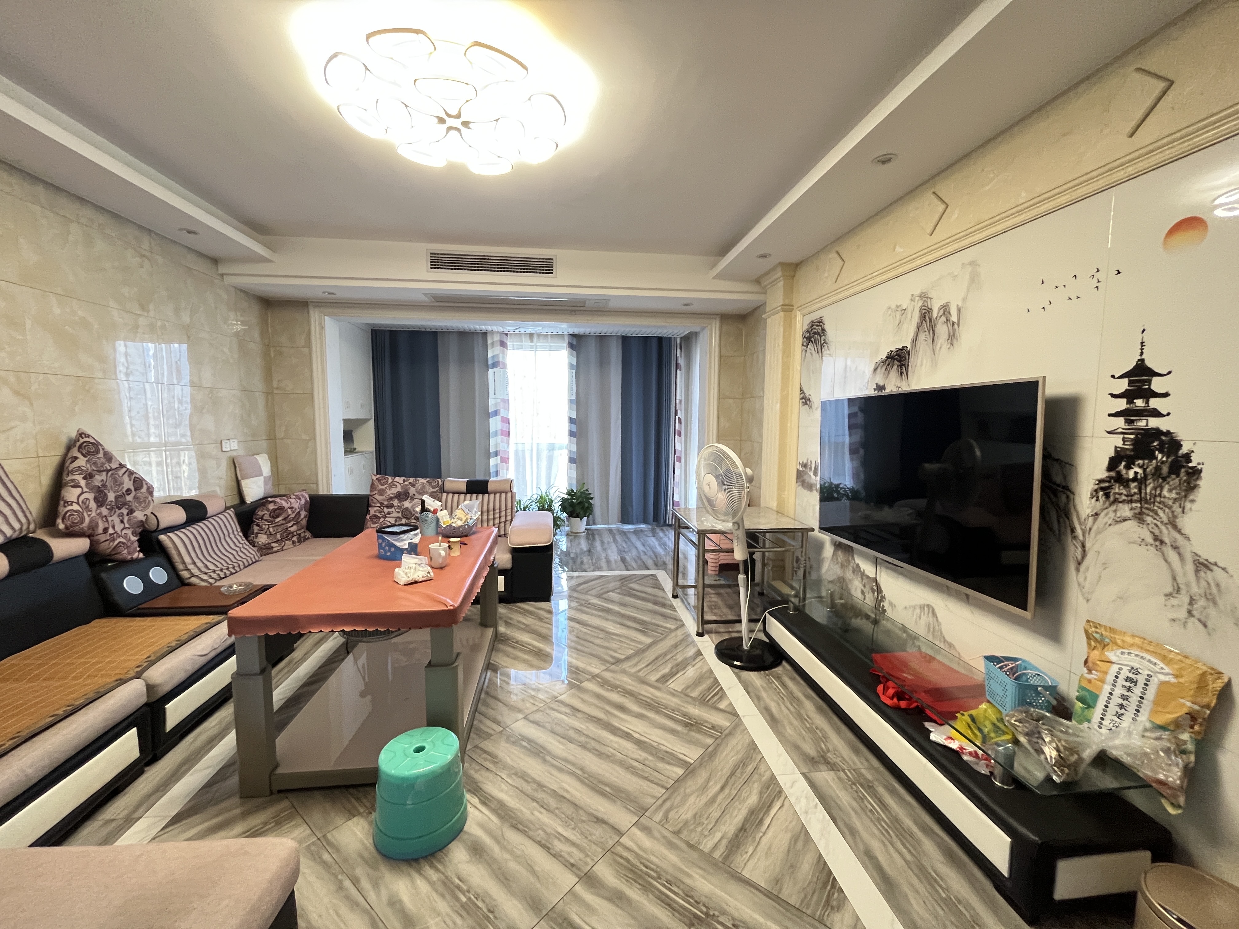 金益紫檀 4室2厅2卫 80.8万 金益紫檀 4室2厅2卫 80.8万客厅