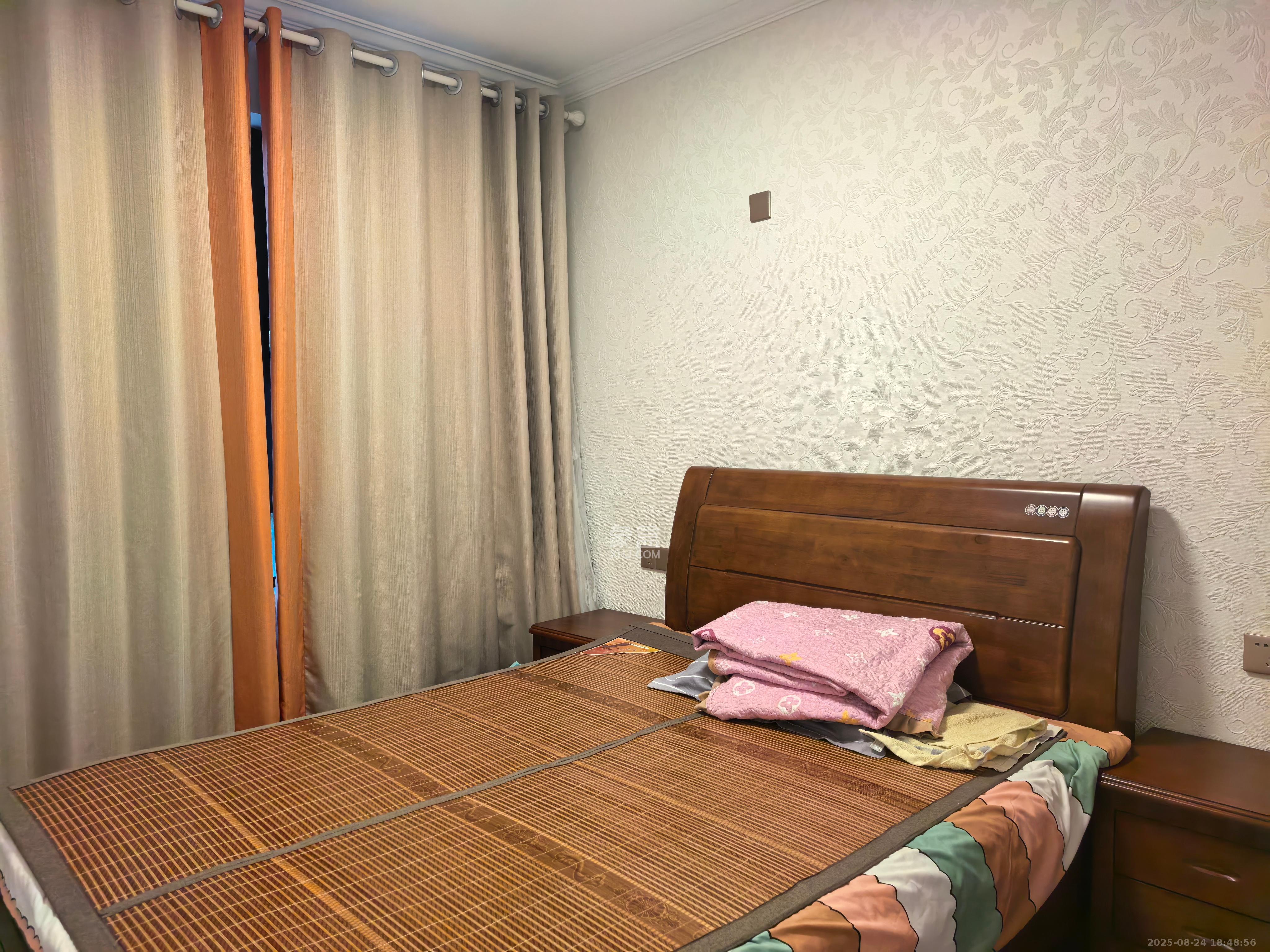 星湖湾二期洋房 4室2厅2卫 4000.0元/月 星湖湾二期洋房 4室2厅2卫 4000.0元/月室内图