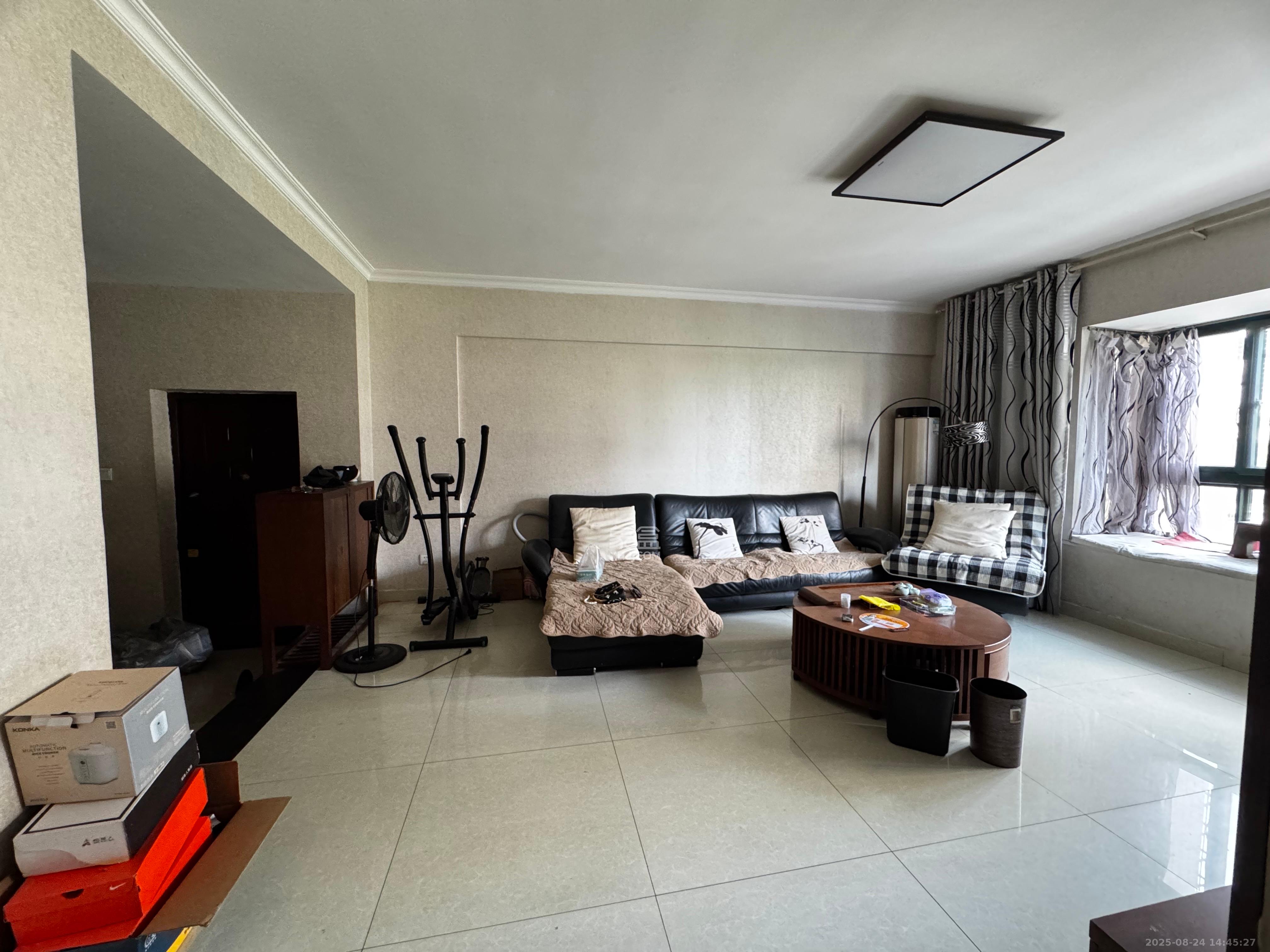 东玺门 3室2厅2卫 2600.0元/月 东玺门 3室2厅2卫 2600.0元/月室内图