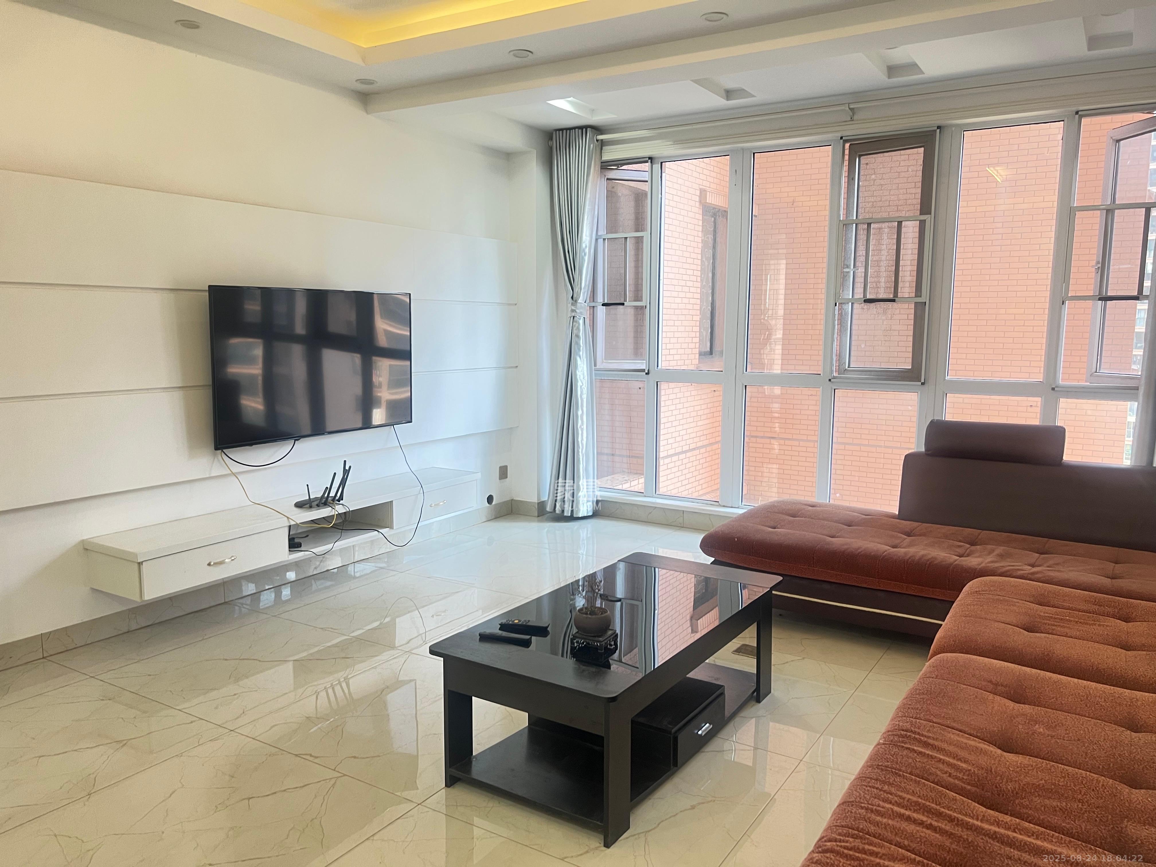 丽发新城 3室2厅2卫 2100.0元/月 丽发新城 3室2厅2卫 2100.0元/月室内图